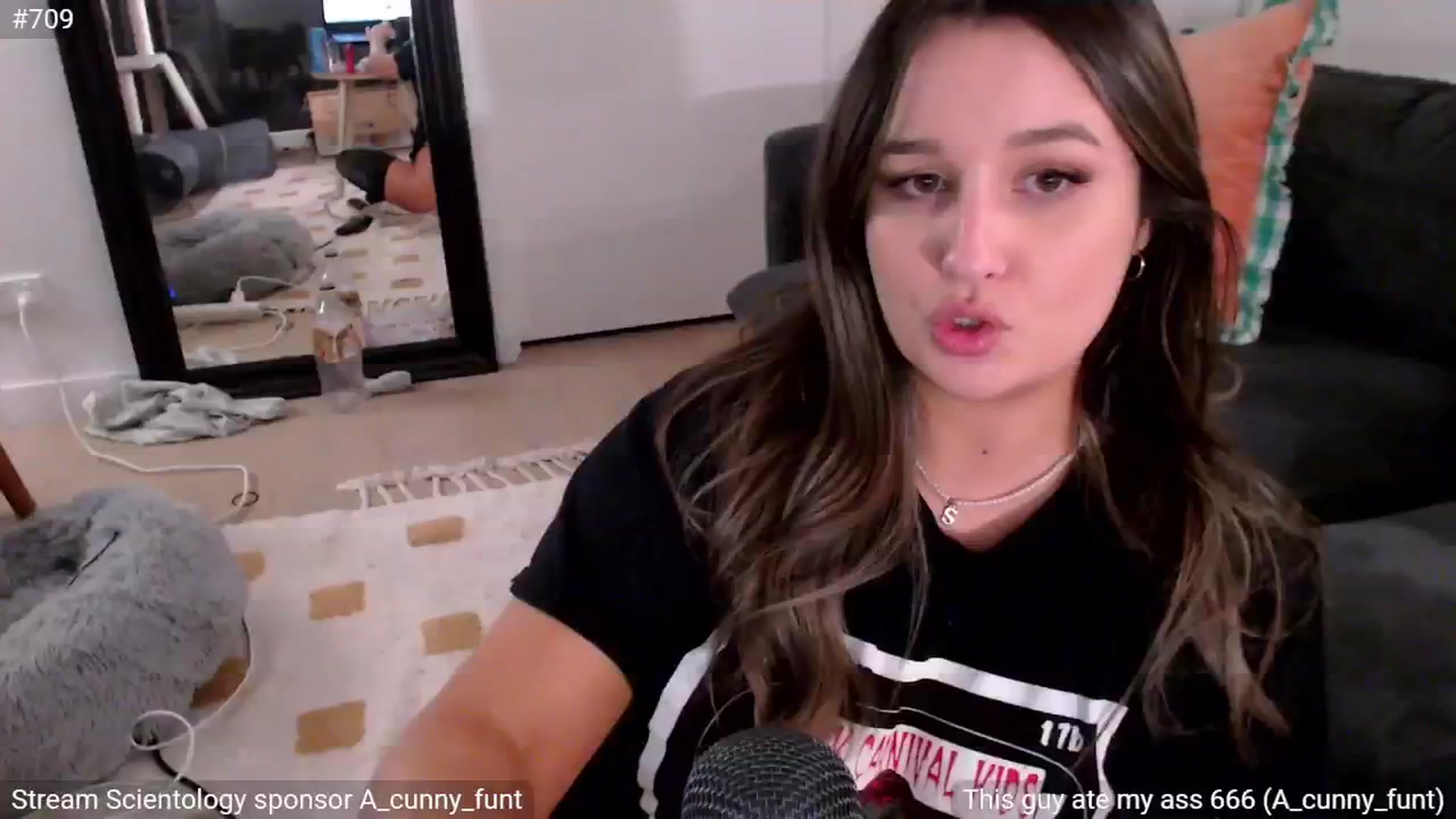 Gallery image thumbnail from StonksRoom's myfreecams stream on, 11/22/2024, 15:07 image 10 of 20