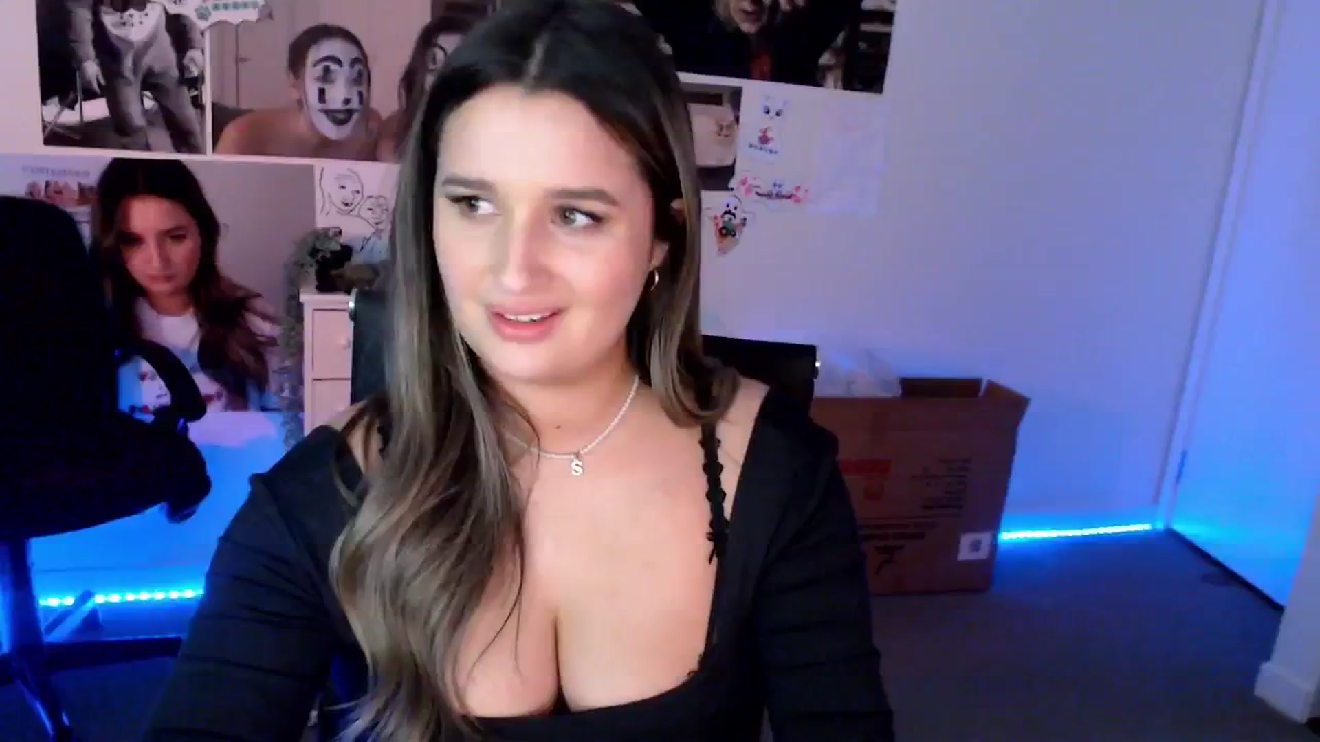 Gallery image thumbnail from StonksRoom's myfreecams stream on, 11/27/2024, 10:16 image 20 of 20