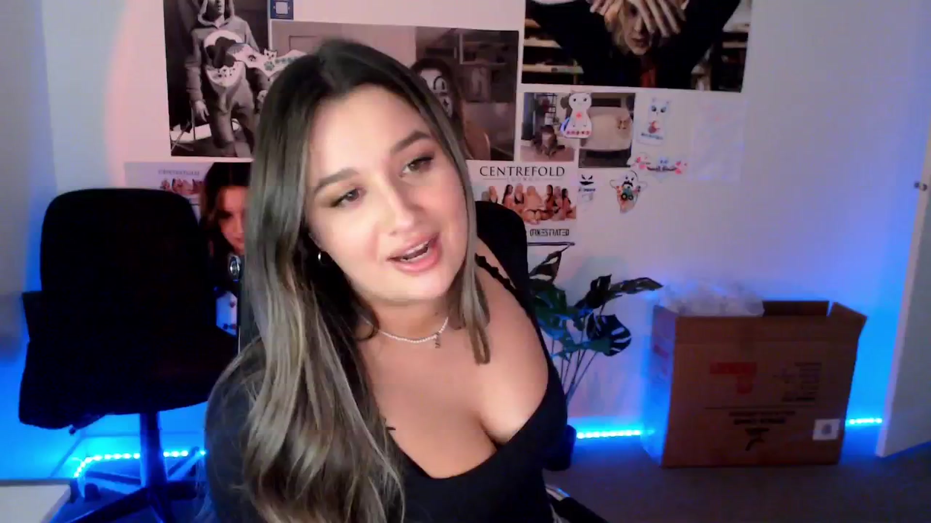 Gallery image thumbnail from StonksRoom's myfreecams stream on, 11/27/2024, 10:16 image 1 of 20