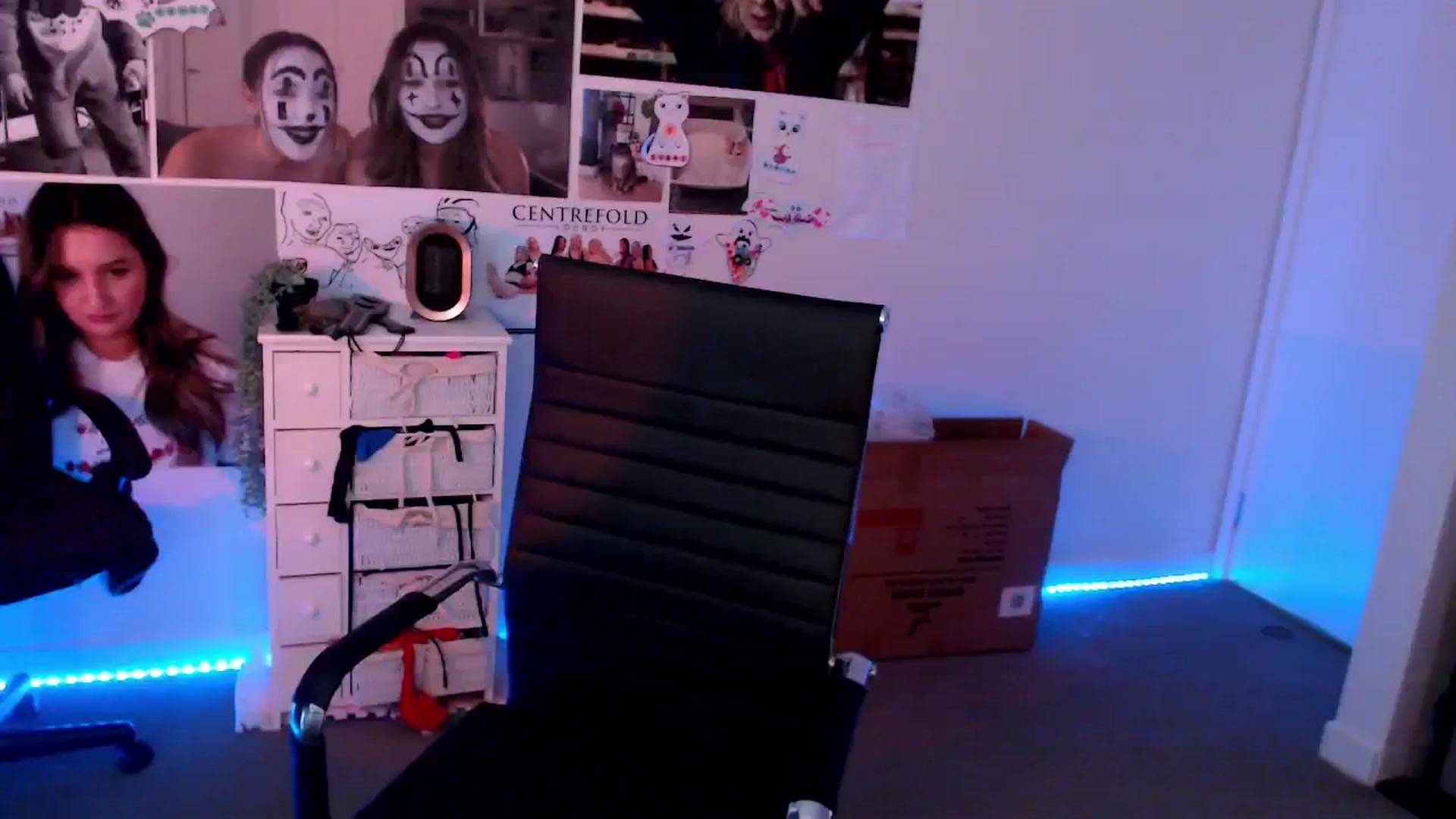 Gallery image thumbnail from StonksRoom's myfreecams stream on, 11/27/2024, 10:16 image 8 of 20