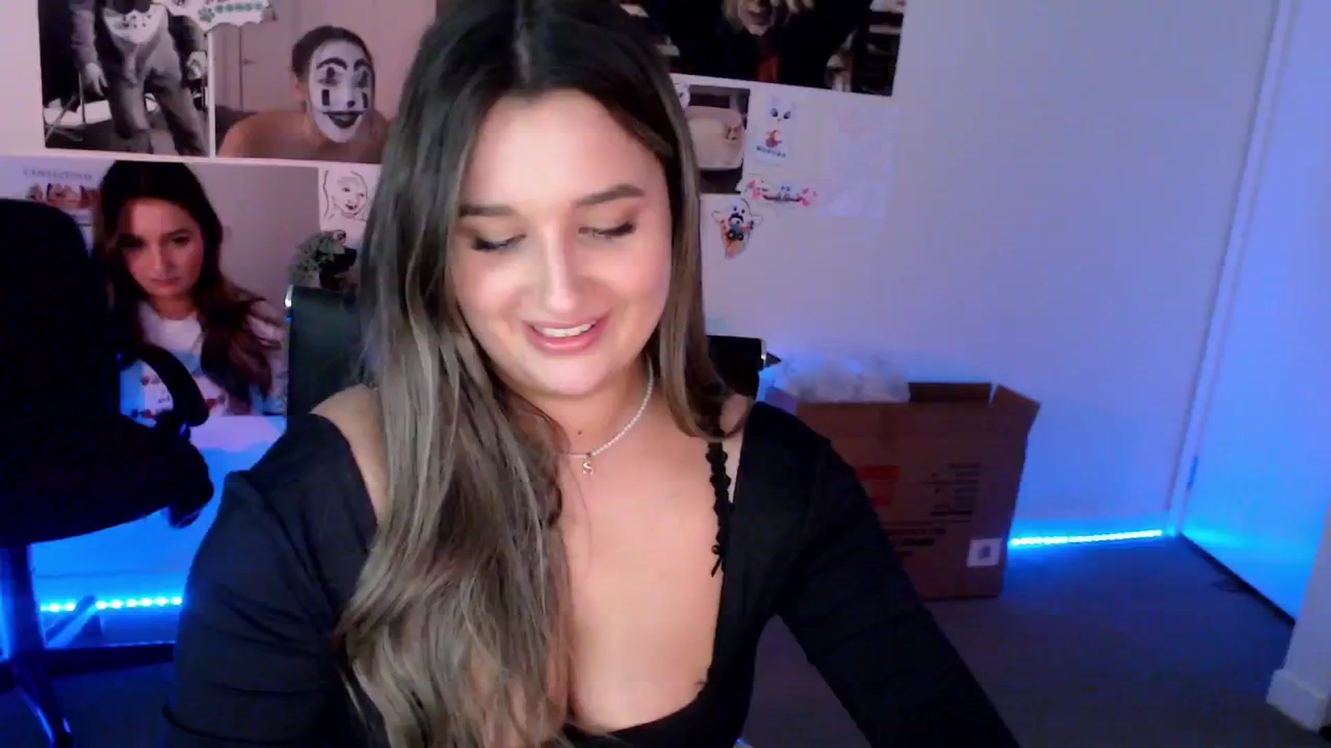 Gallery image thumbnail from StonksRoom's myfreecams stream on, 11/27/2024, 10:16 image 16 of 20