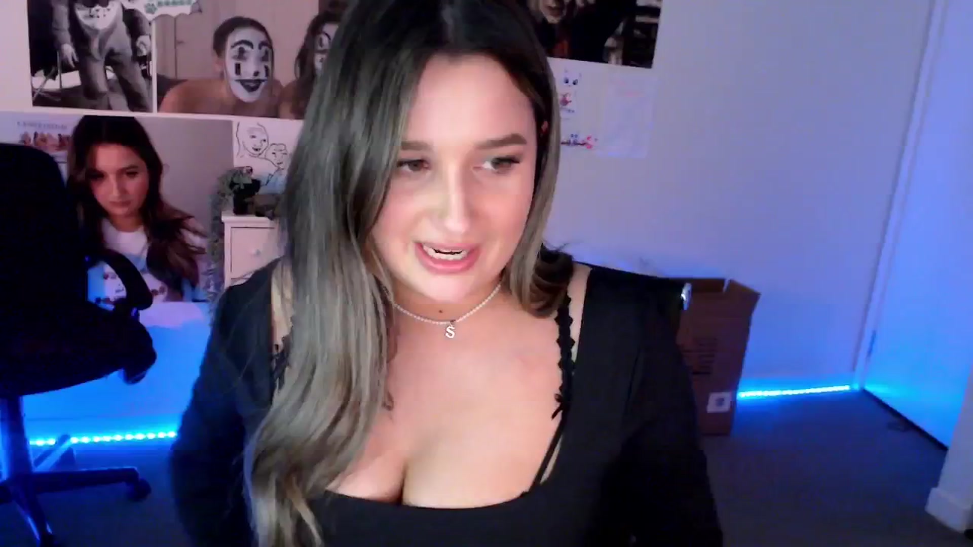 Gallery image thumbnail from StonksRoom's myfreecams stream on, 11/27/2024, 10:16 image 19 of 20