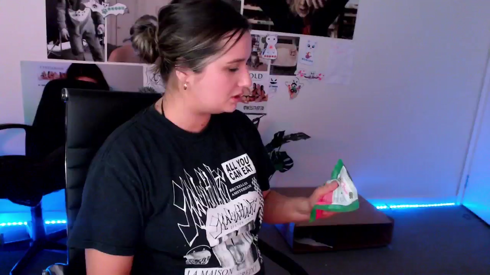 Gallery image thumbnail from StonksRoom's myfreecams stream on, 11/28/2024, 16:24 image 10 of 20