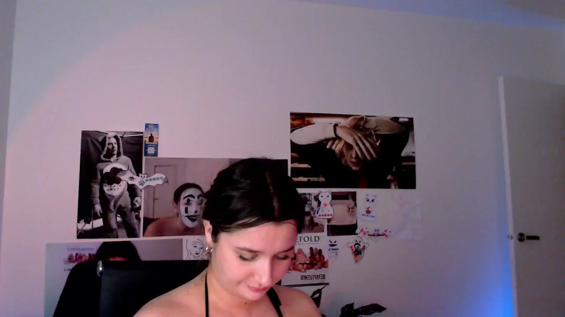 Gallery image thumbnail from StonksRoom's myfreecams stream on, 11/28/2024, 16:24 image 19 of 20