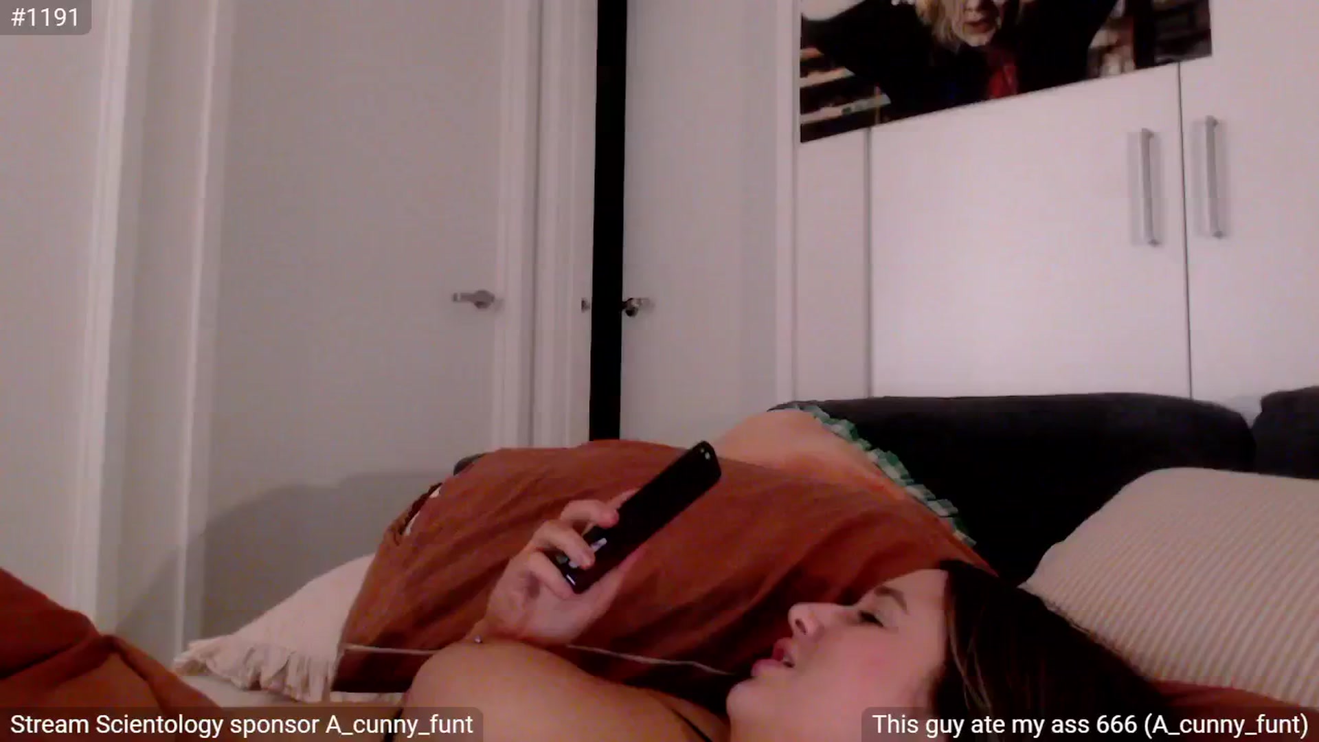 Gallery image thumbnail from StonksRoom's myfreecams stream on, 12/11/2024, 15:17 image 3 of 20