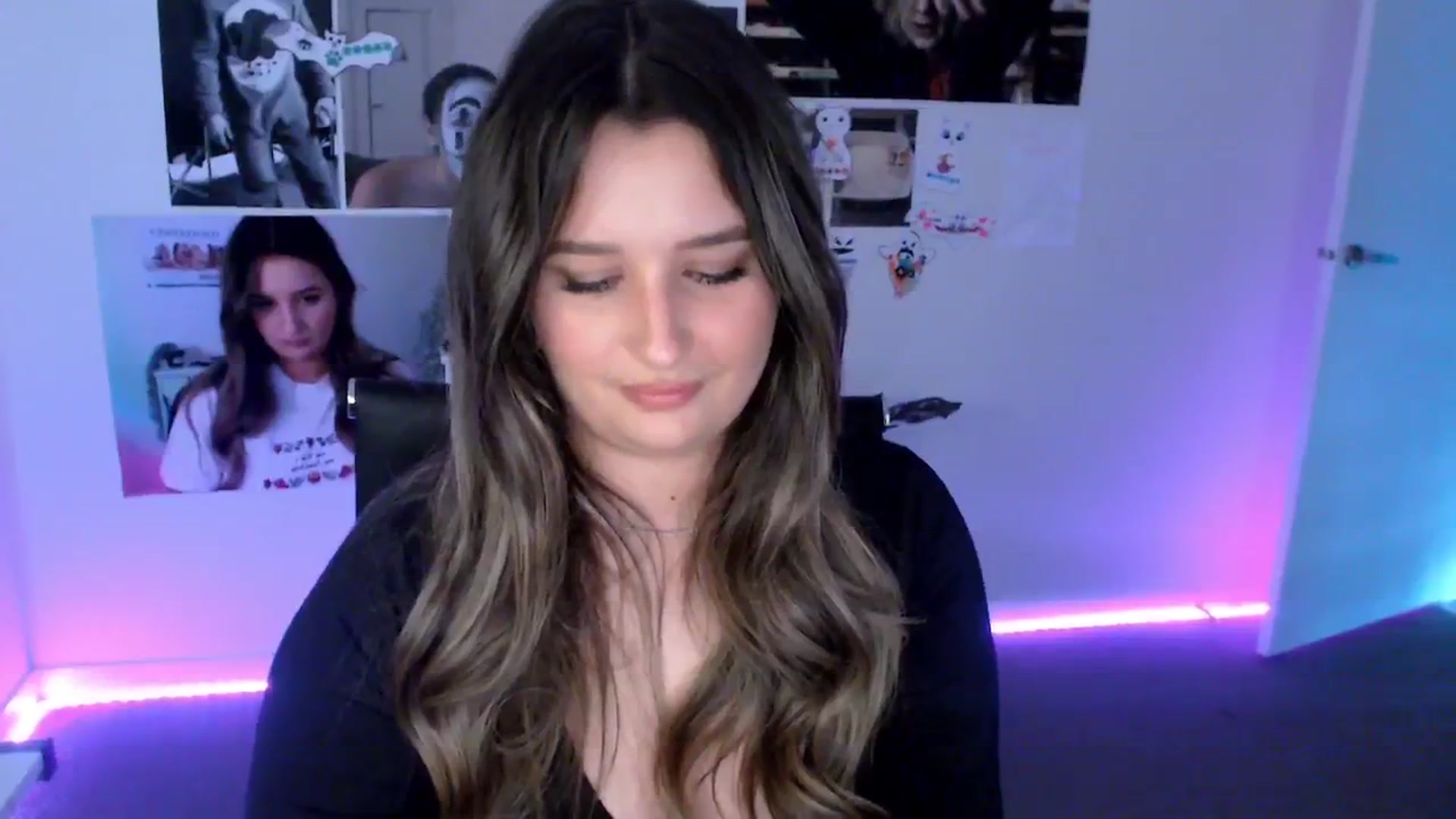 Gallery image thumbnail from StonksRoom's myfreecams stream on, 12/18/2024, 08:24 image 3 of 20