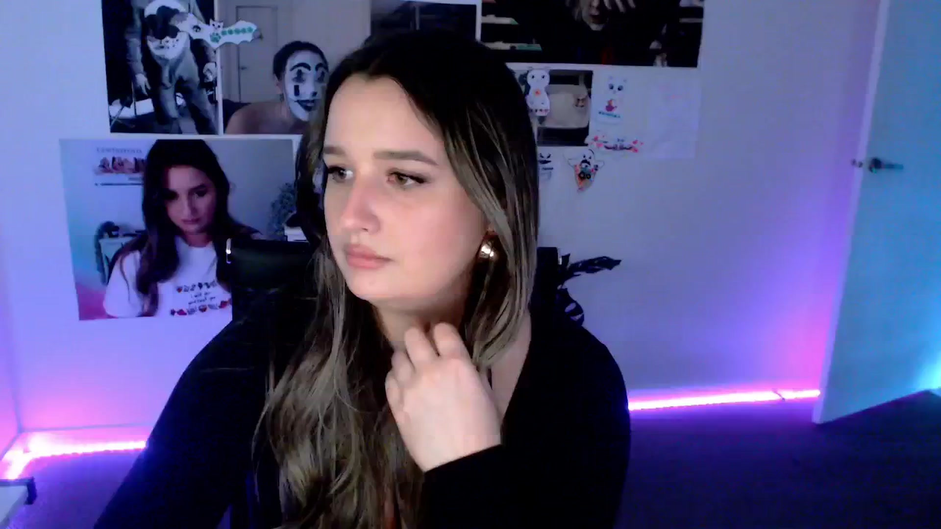 Gallery image thumbnail from StonksRoom's myfreecams stream on, 12/18/2024, 08:24 image 1 of 20