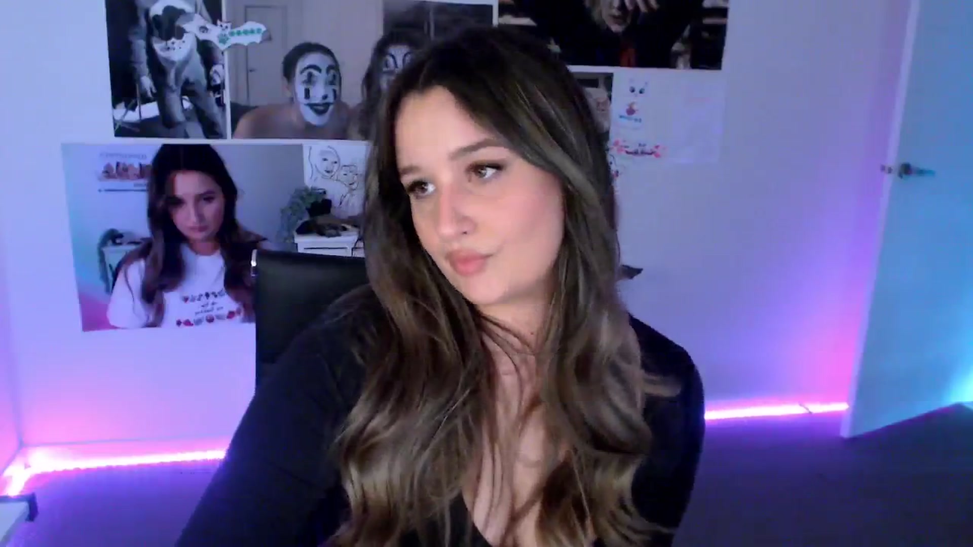 Gallery image thumbnail from StonksRoom's myfreecams stream on, 12/18/2024, 08:24 image 5 of 20