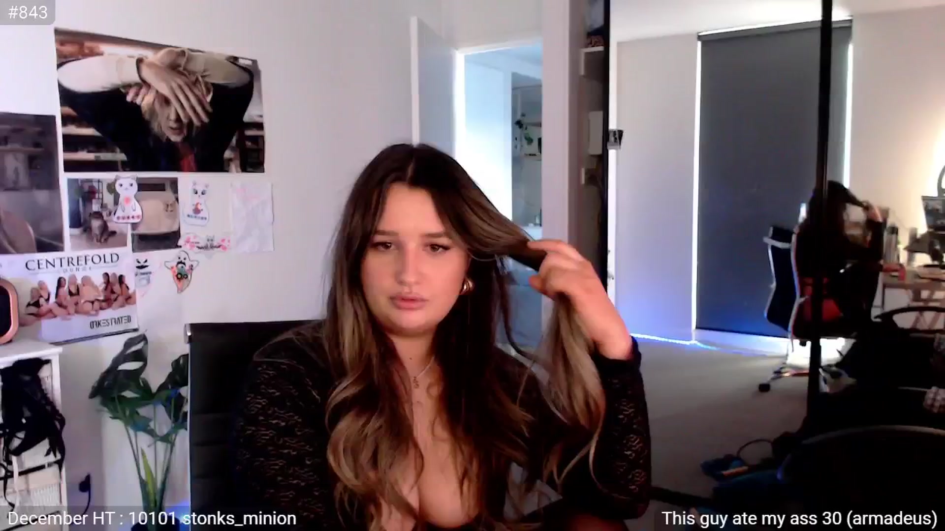 Gallery image thumbnail from StonksRoom's myfreecams stream on, 12/19/2024, 08:43 image 17 of 20