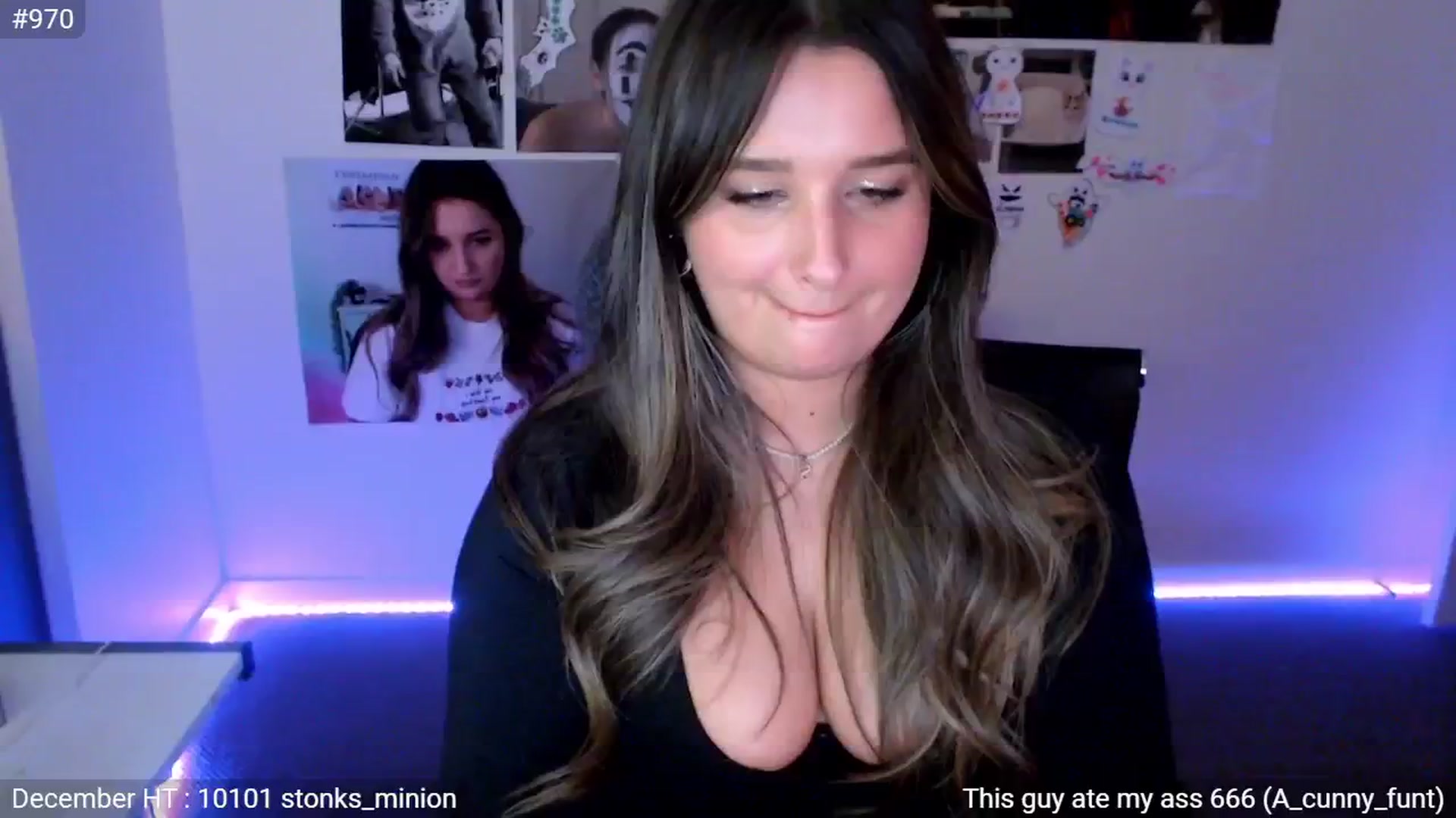 Gallery image thumbnail from StonksRoom's myfreecams stream on, 12/31/2024, 11:21 image 17 of 20