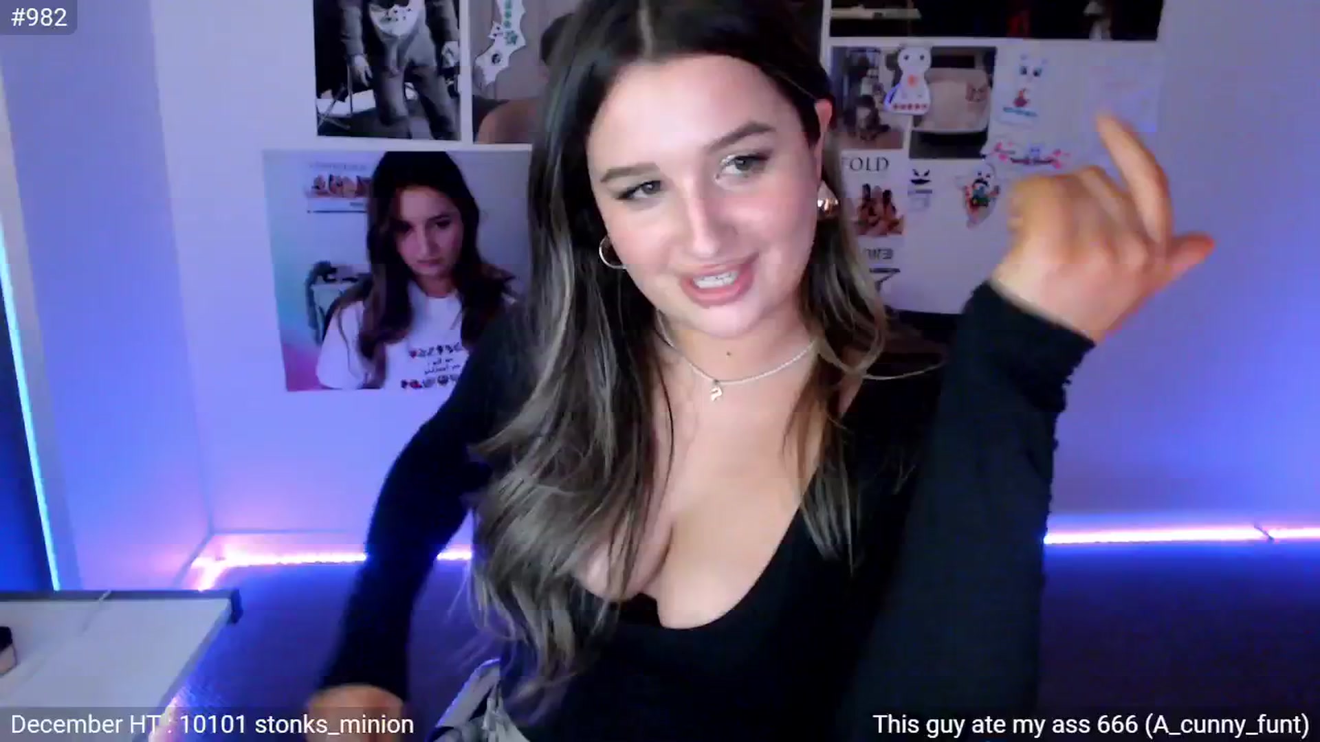 Gallery image thumbnail from StonksRoom's myfreecams stream on, 12/31/2024, 11:21 image 9 of 20