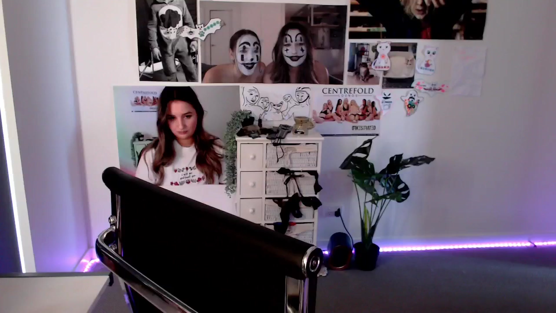 Gallery image thumbnail from StonksRoom's myfreecams stream on, 01/14/2025, 08:54 image 15 of 20