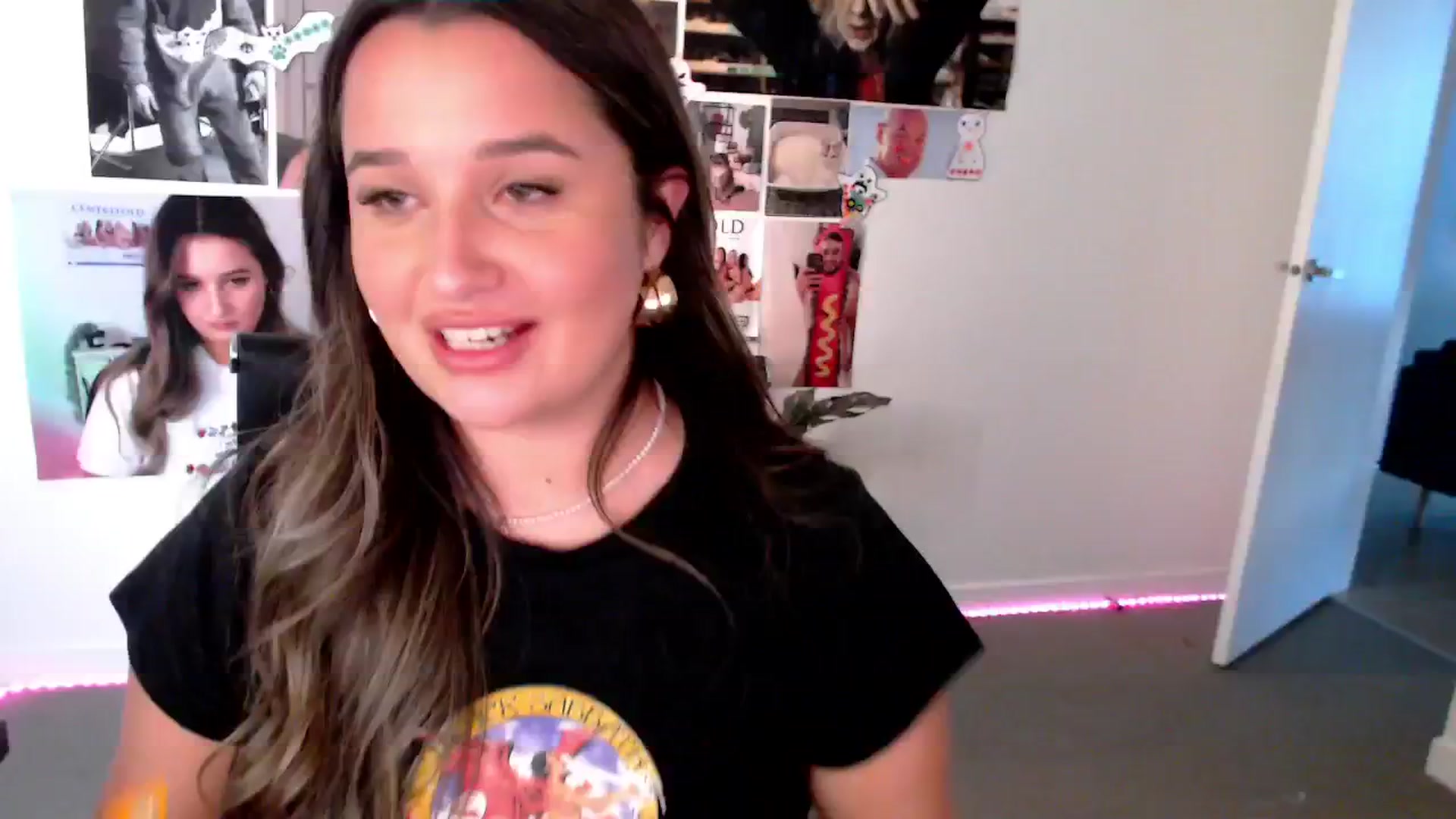 Gallery image thumbnail from StonksRoom's myfreecams stream on, 01/16/2025, 09:50 image 2 of 20