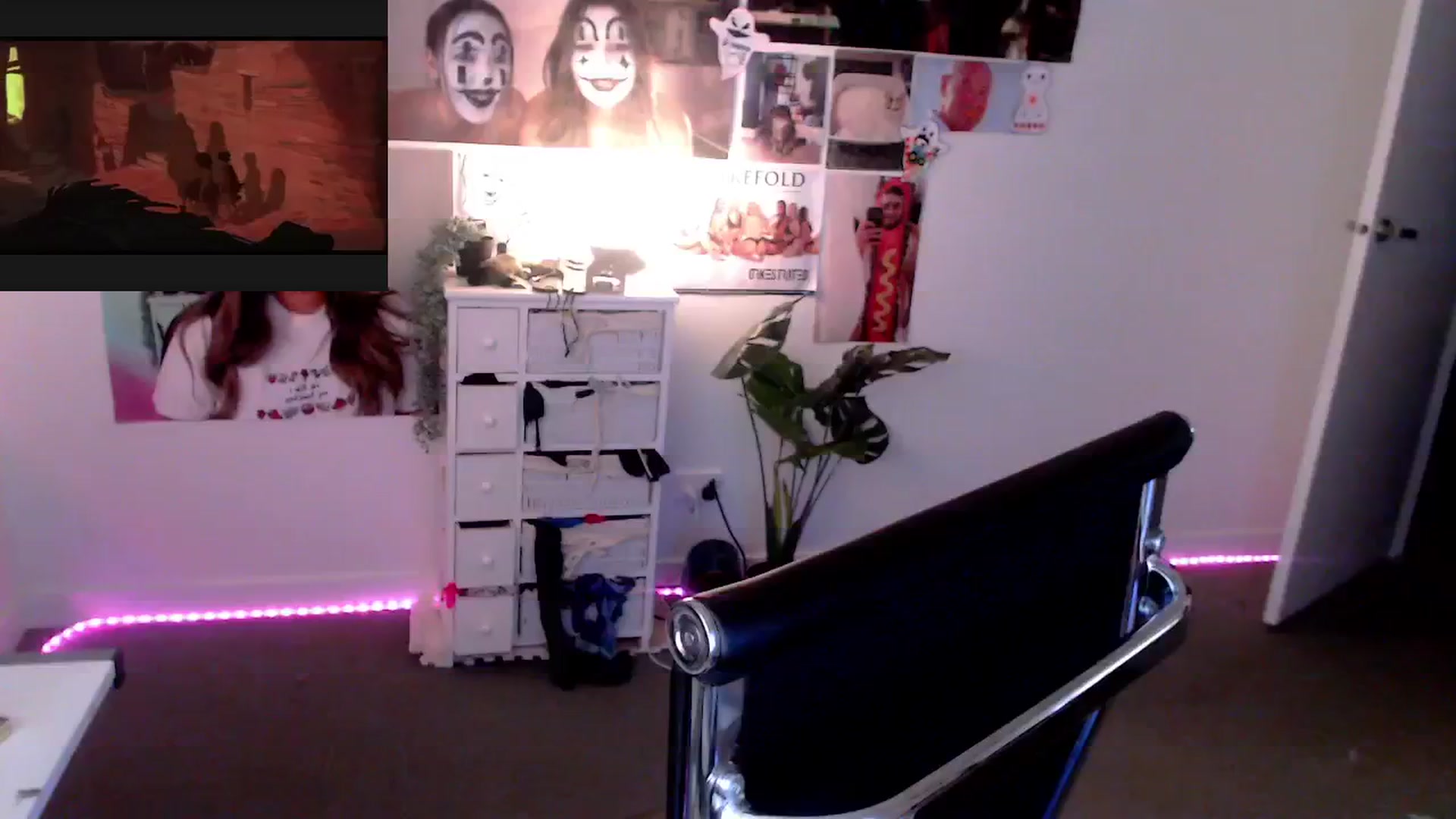 Gallery image thumbnail from StonksRoom's myfreecams stream on, 01/16/2025, 09:50 image 20 of 20