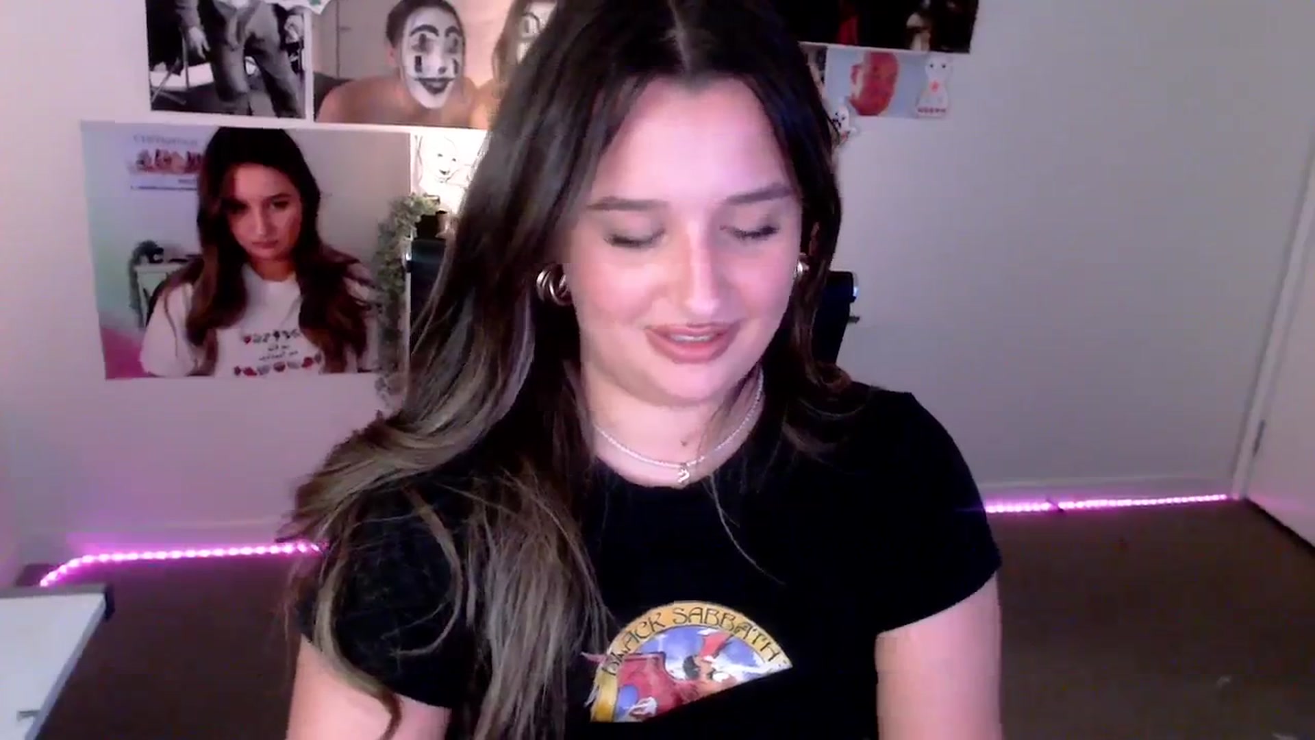 Gallery image thumbnail from StonksRoom's myfreecams stream on, 01/16/2025, 10:55 image 11 of 20