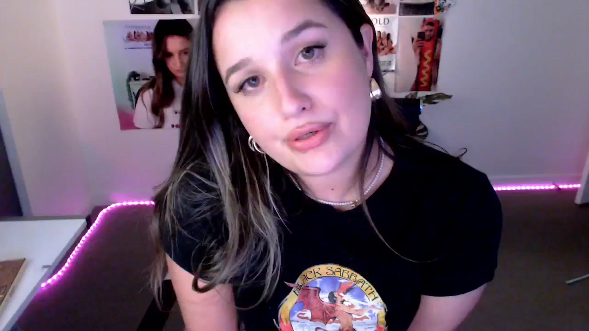 Gallery image thumbnail from StonksRoom's myfreecams stream on, 01/16/2025, 14:20 image 1 of 20
