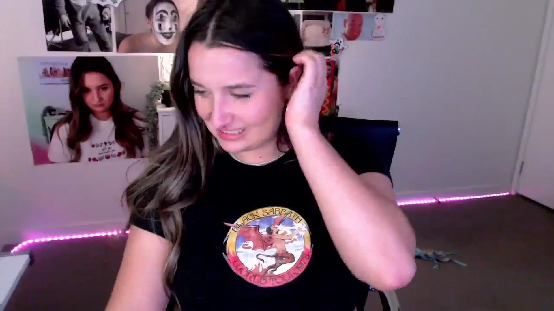 Gallery image thumbnail from StonksRoom's myfreecams stream on, 01/16/2025, 14:20 image 9 of 20
