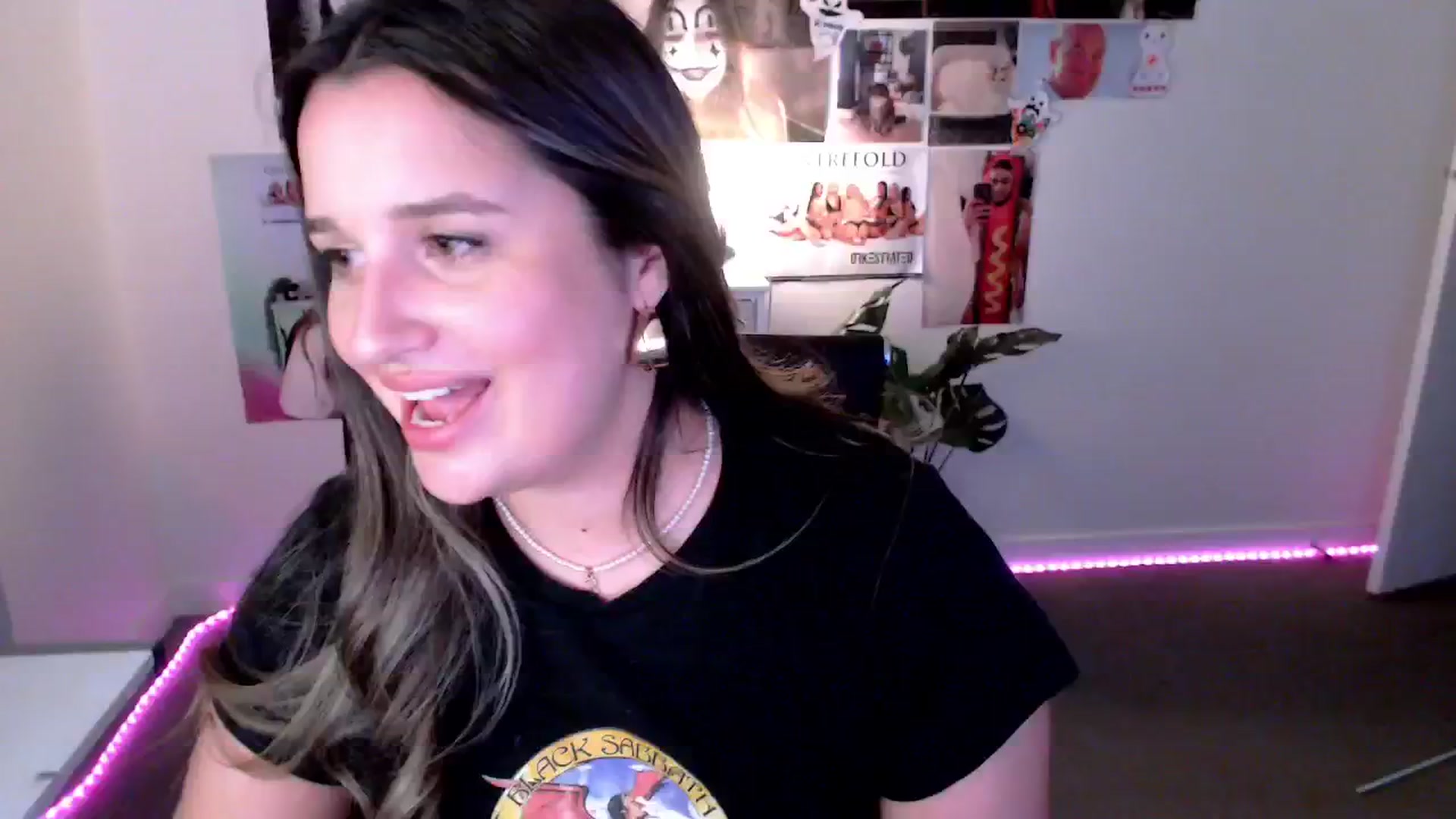 Gallery image thumbnail from StonksRoom's myfreecams stream on, 01/16/2025, 14:20 image 3 of 20