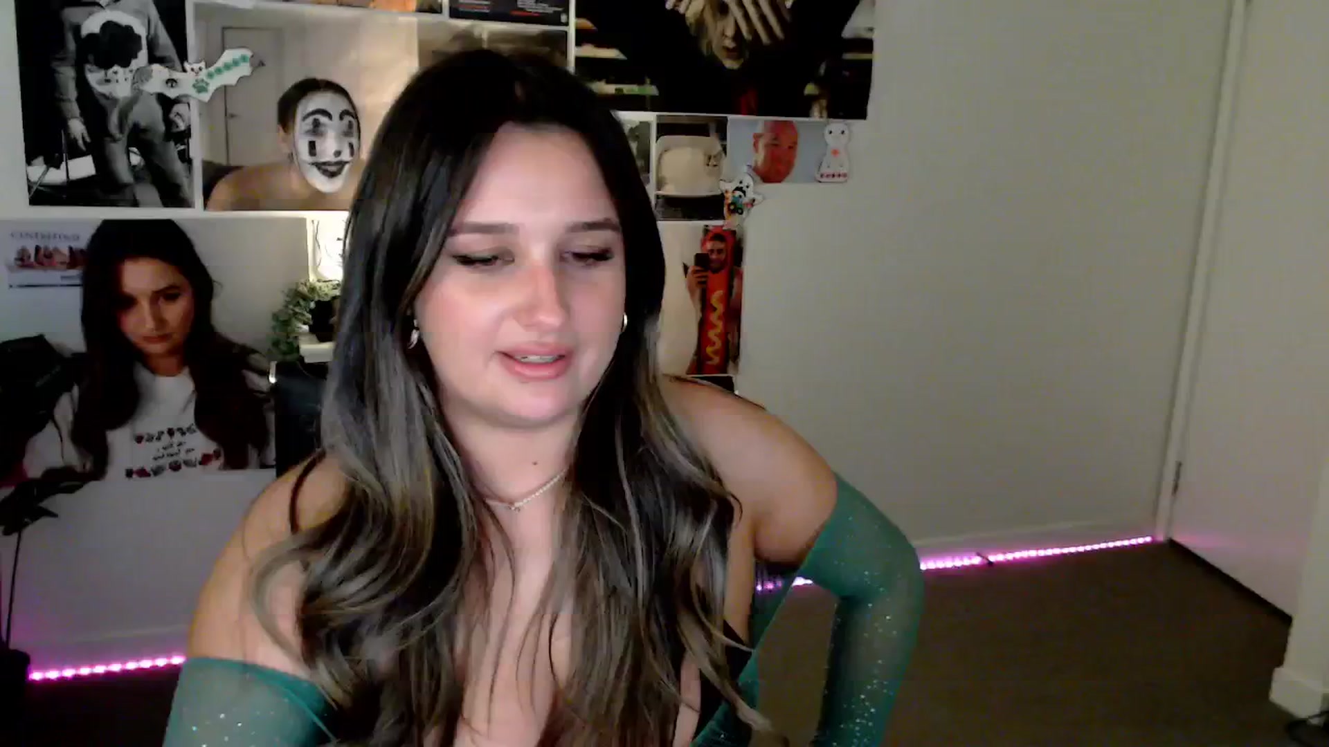 Gallery image thumbnail from StonksRoom's myfreecams stream on, 01/24/2025, 14:42 image 15 of 20