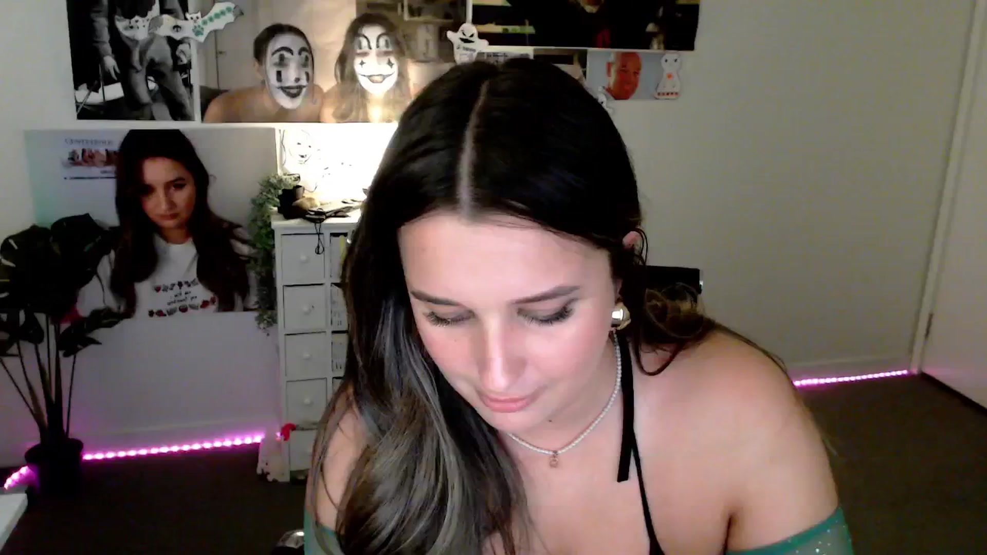 Gallery image thumbnail from StonksRoom's myfreecams stream on, 01/24/2025, 14:42 image 20 of 20