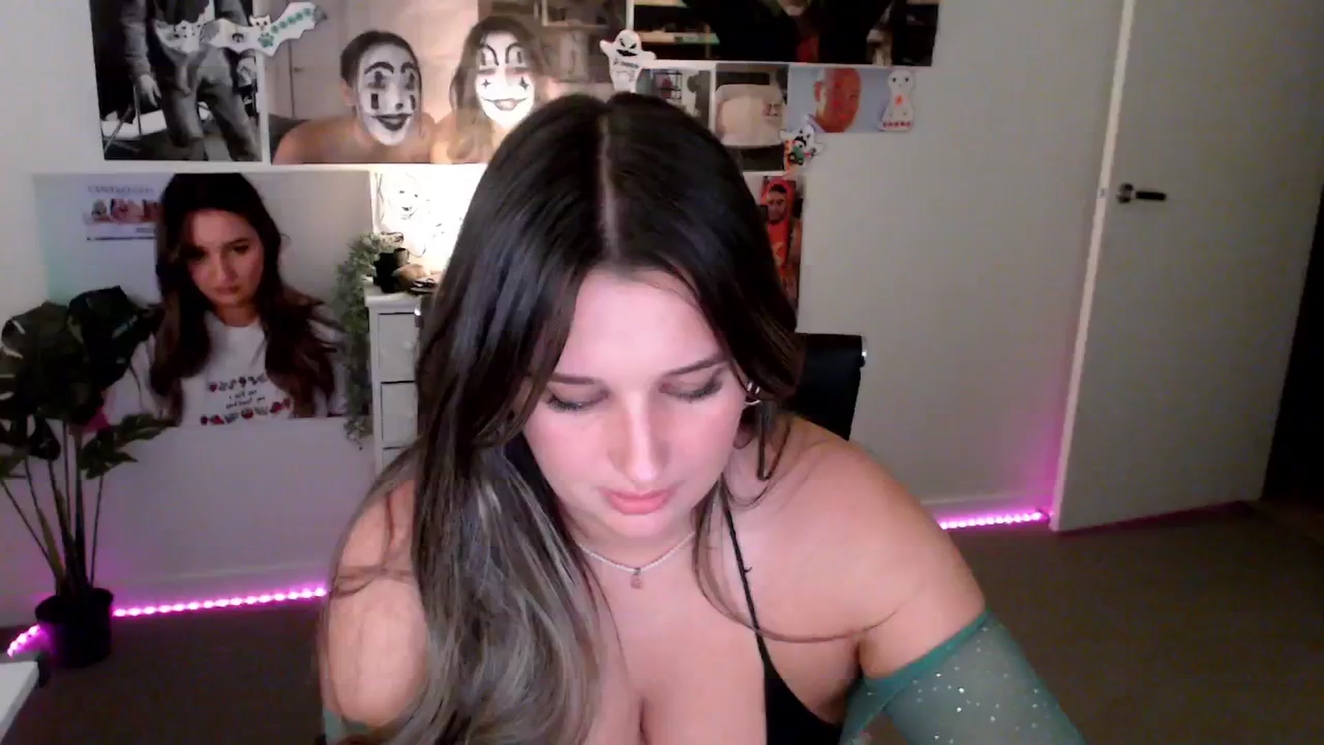 Gallery image thumbnail from StonksRoom's myfreecams stream on, 01/24/2025, 15:04 image 2 of 20