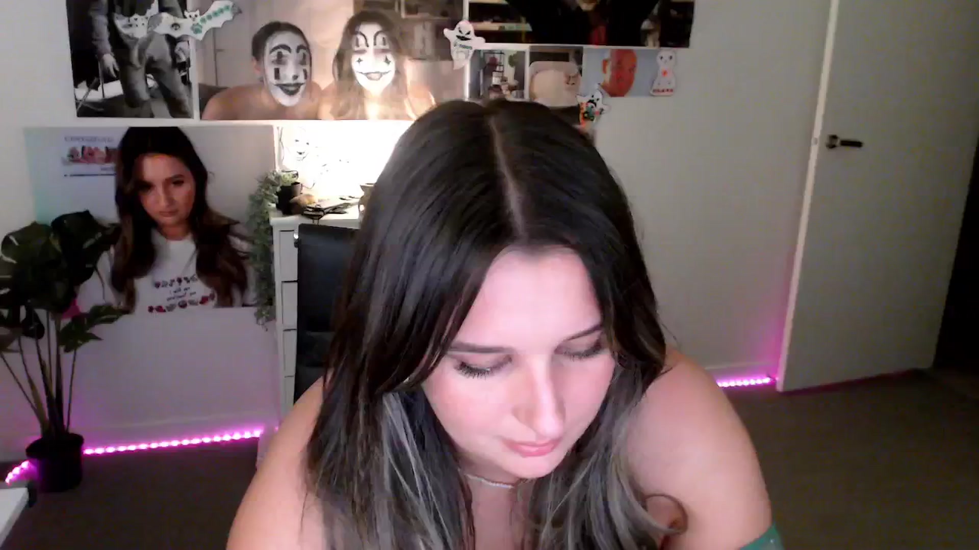 Gallery image thumbnail from StonksRoom's myfreecams stream on, 01/24/2025, 15:04 image 6 of 20
