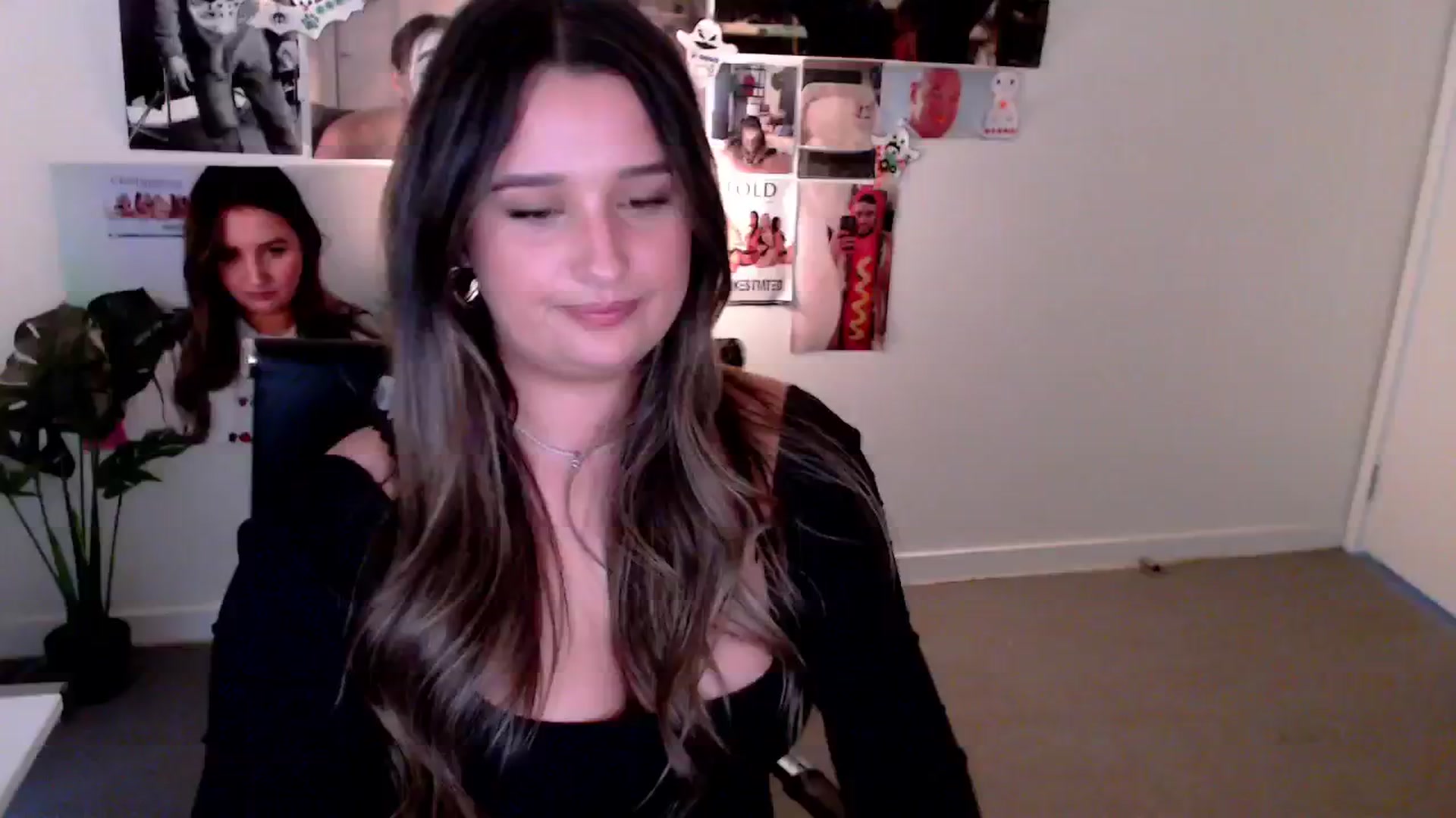 Gallery image thumbnail from StonksRoom's myfreecams stream on, 01/31/2025, 12:31 image 8 of 20