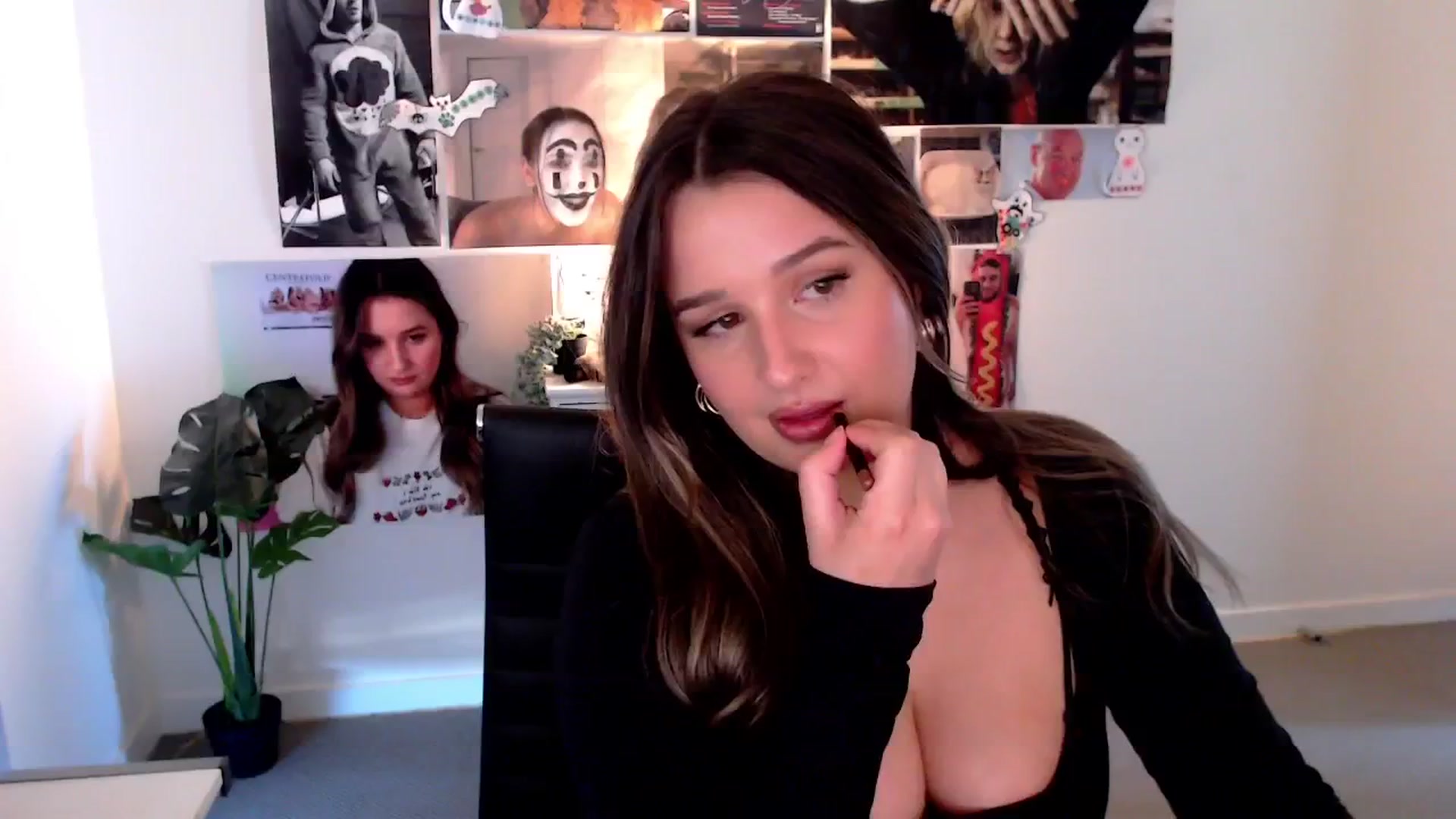 Gallery image thumbnail from StonksRoom's myfreecams stream on, 01/31/2025, 12:31 image 1 of 20