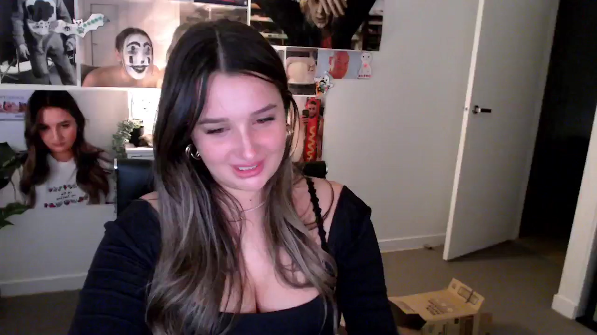 Gallery image thumbnail from StonksRoom's myfreecams stream on, 01/31/2025, 13:28 image 5 of 20