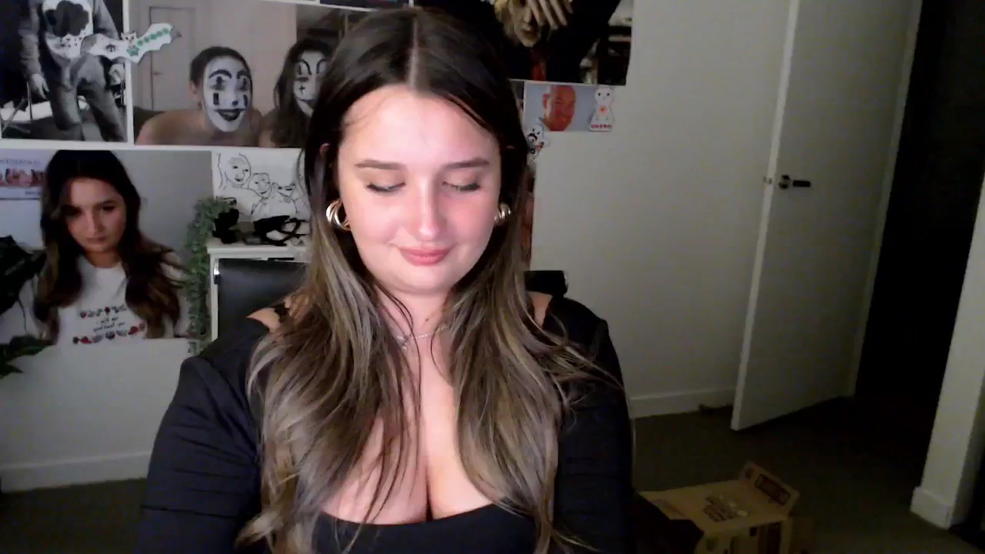Gallery image thumbnail from StonksRoom's myfreecams stream on, 01/31/2025, 13:28 image 9 of 20