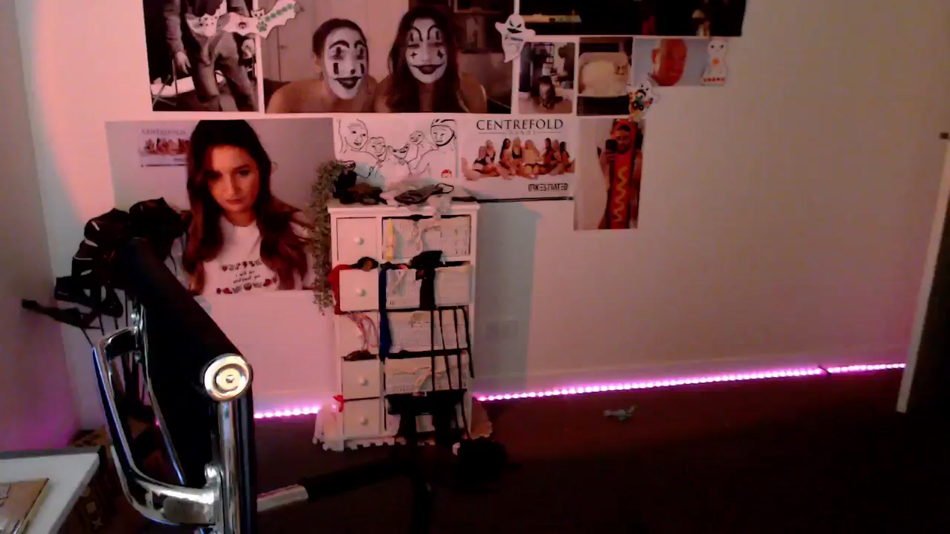 Gallery image thumbnail from StonksRoom's myfreecams stream on, 02/06/2025, 10:58 image 1 of 20