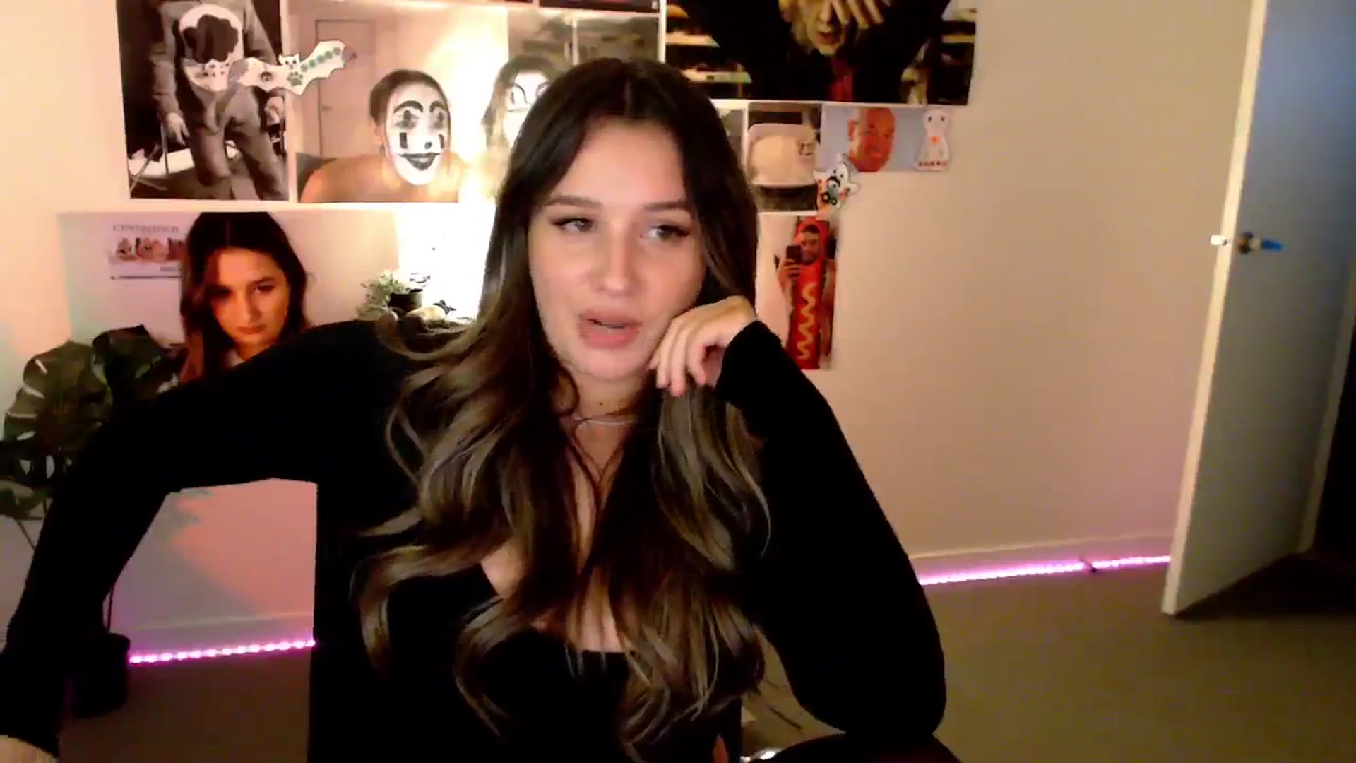 Gallery image thumbnail from StonksRoom's myfreecams stream on, 02/07/2025, 09:34 image 17 of 20
