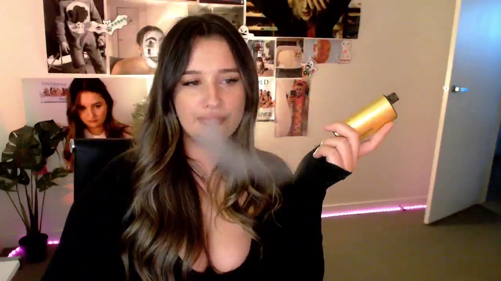 Gallery image thumbnail from StonksRoom's myfreecams stream on, 02/07/2025, 09:34 image 8 of 20