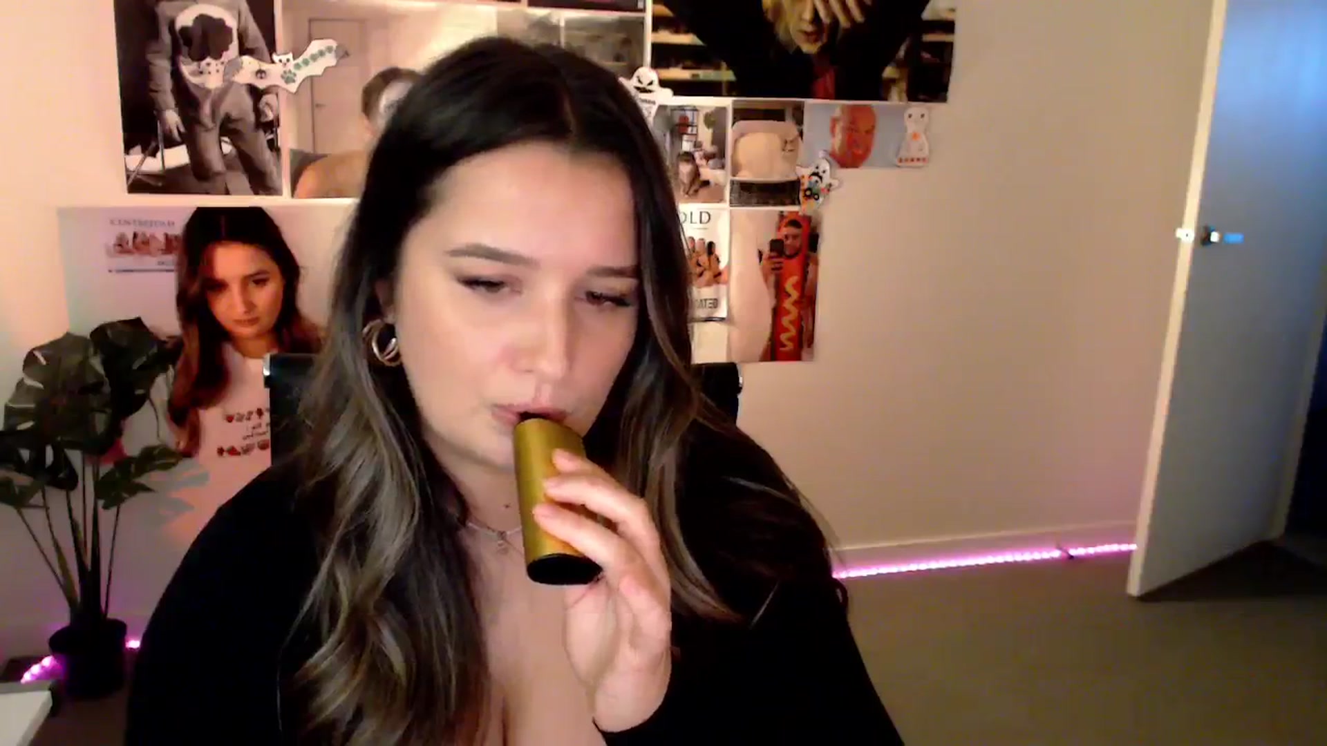 Gallery image thumbnail from StonksRoom's myfreecams stream on, 02/07/2025, 09:34 image 10 of 20