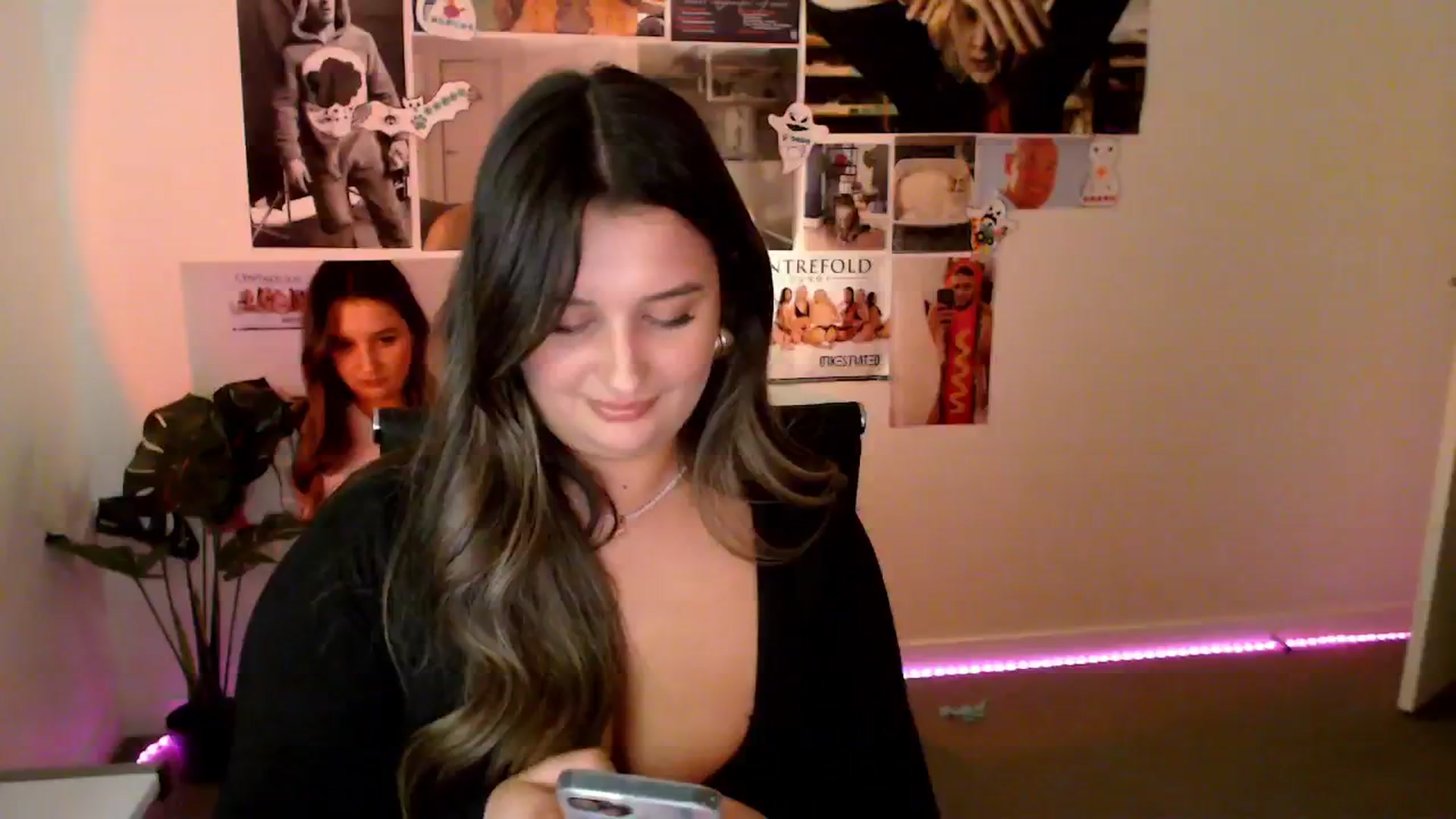 Gallery image thumbnail from StonksRoom's myfreecams stream on, 02/07/2025, 10:42 image 16 of 20