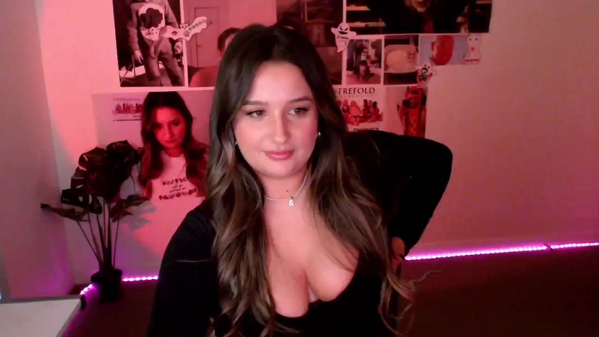 Gallery image thumbnail from StonksRoom's myfreecams stream on, 02/13/2025, 09:55 image 4 of 20