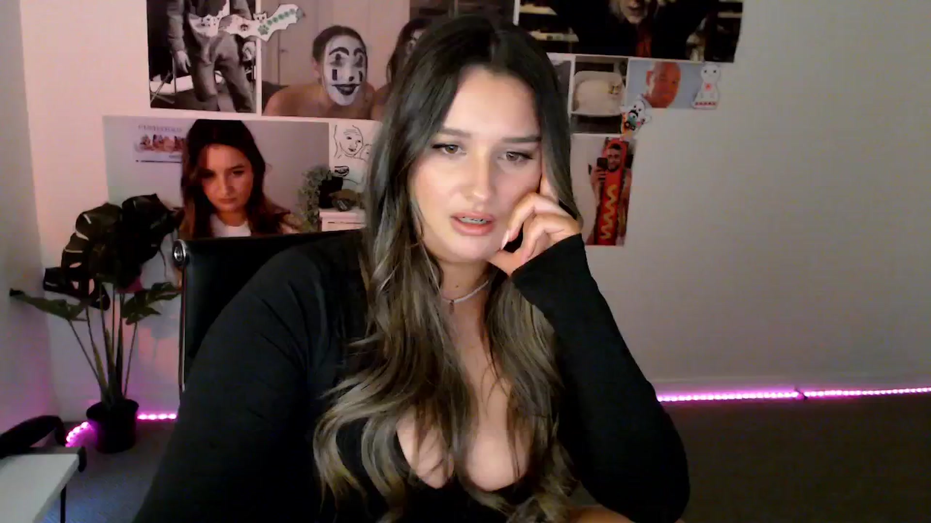 Gallery image thumbnail from StonksRoom's myfreecams stream on, 02/19/2025, 09:49 image 13 of 20