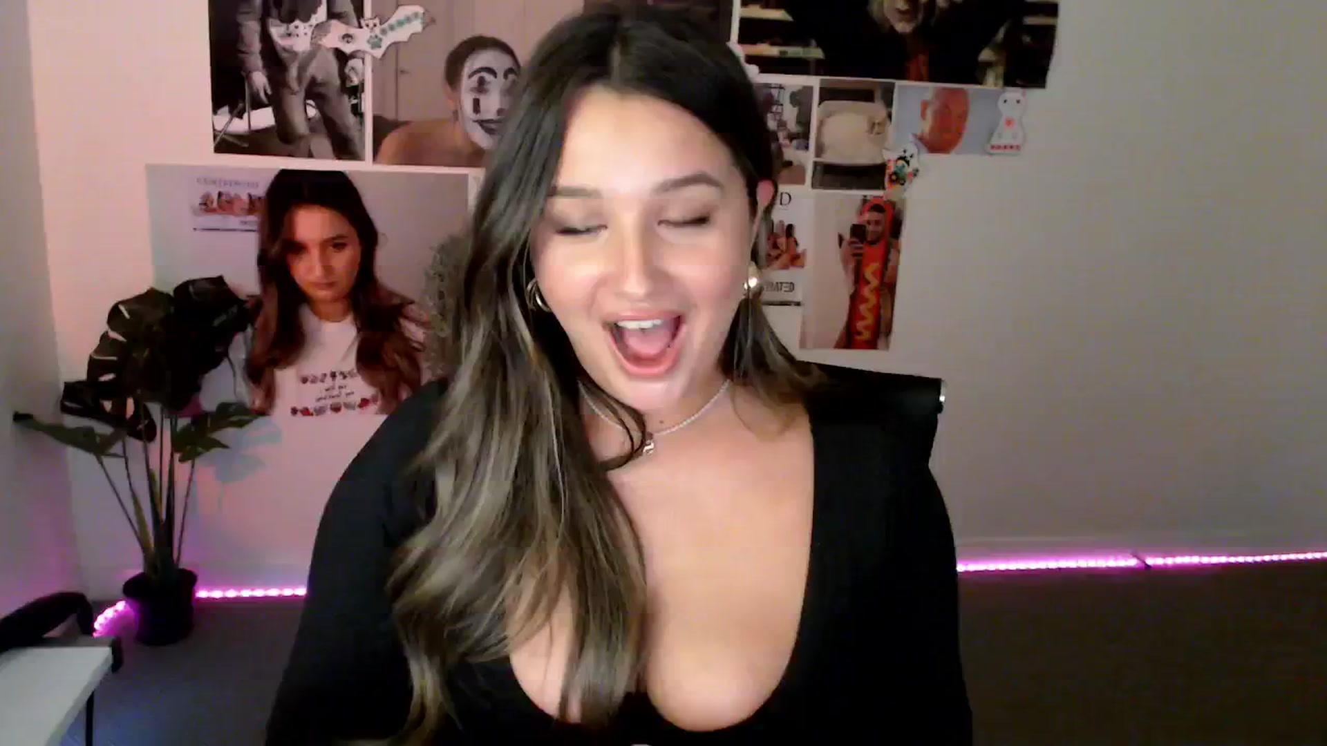 Gallery image thumbnail from StonksRoom's myfreecams stream on, 02/19/2025, 09:49 image 14 of 20