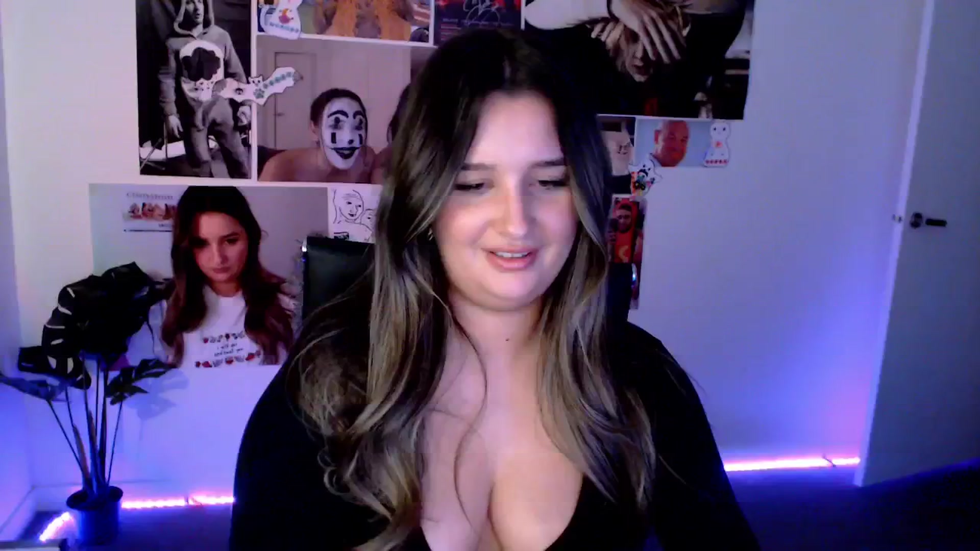 Gallery image thumbnail from StonksRoom's myfreecams stream on, 02/23/2025, 10:47 image 17 of 20