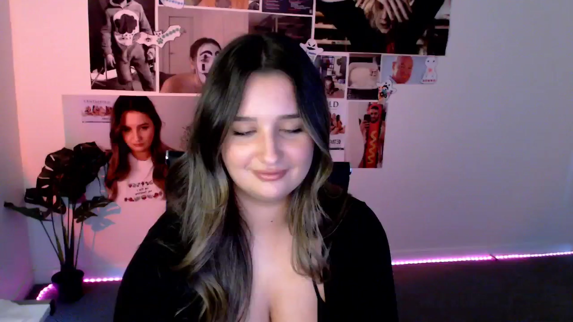 Gallery image thumbnail from StonksRoom's myfreecams stream on, 02/23/2025, 10:47 image 3 of 20