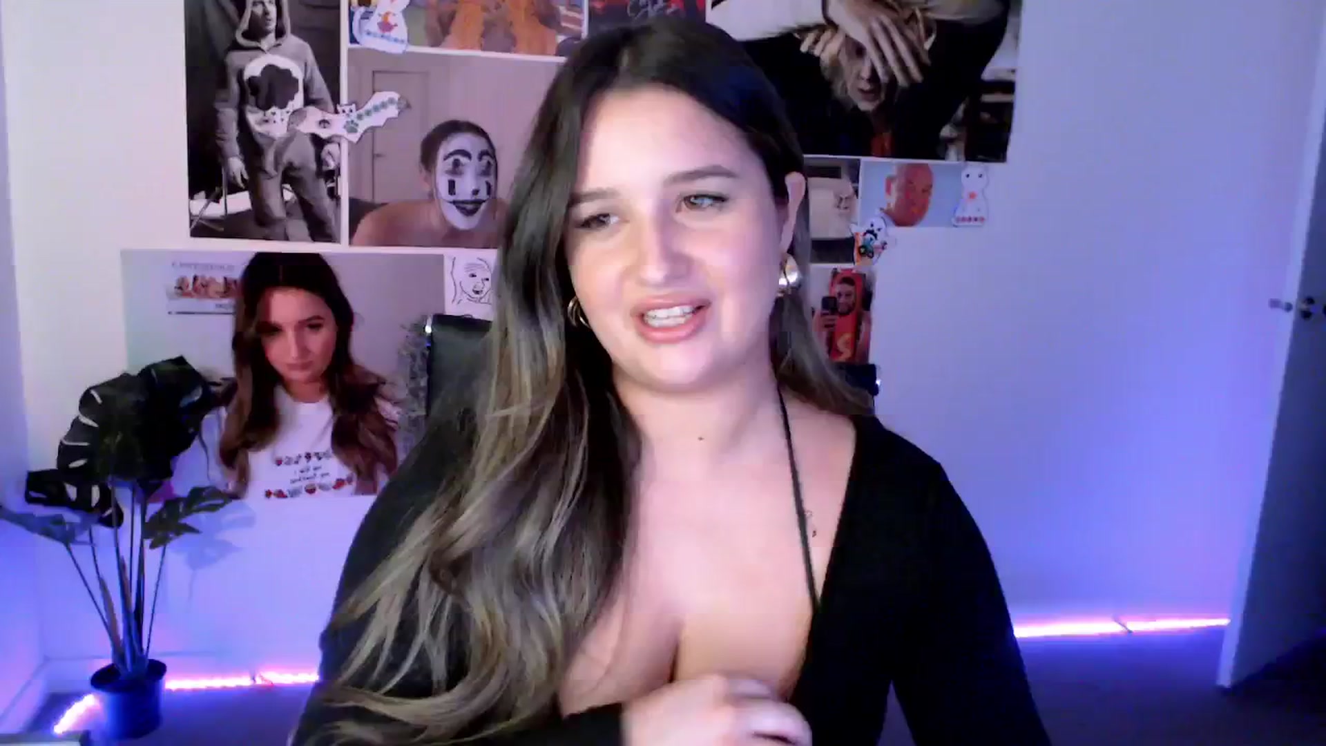 Gallery image thumbnail from StonksRoom's myfreecams stream on, 02/23/2025, 10:47 image 14 of 20
