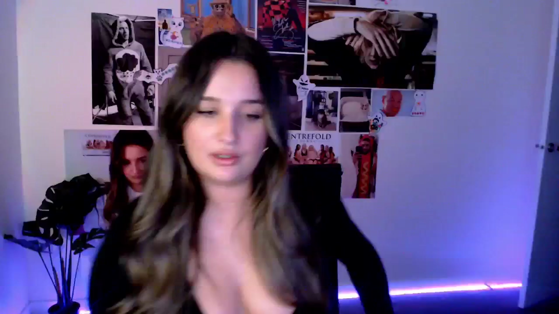 Gallery image thumbnail from StonksRoom's myfreecams stream on, 02/23/2025, 10:47 image 12 of 20