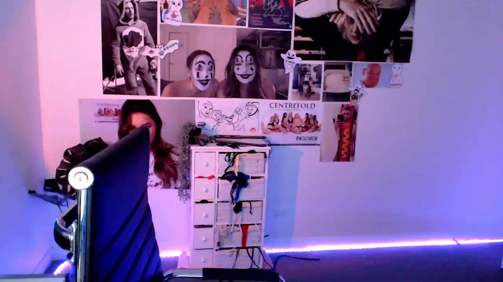 Gallery image thumbnail from StonksRoom's myfreecams stream on, 02/24/2025, 09:07 image 10 of 20