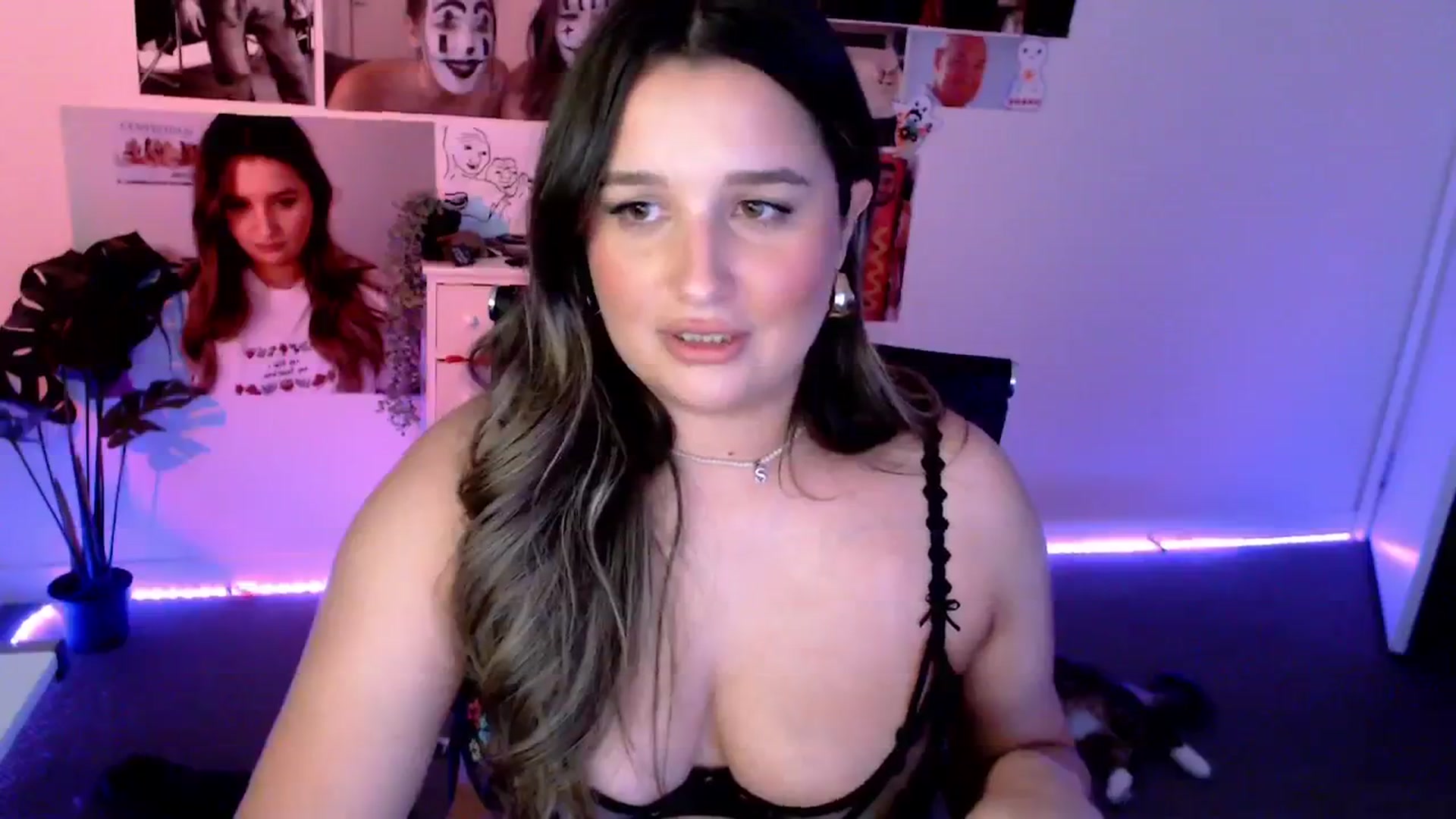 Gallery image thumbnail from StonksRoom's myfreecams stream on, 02/24/2025, 12:04 image 19 of 20