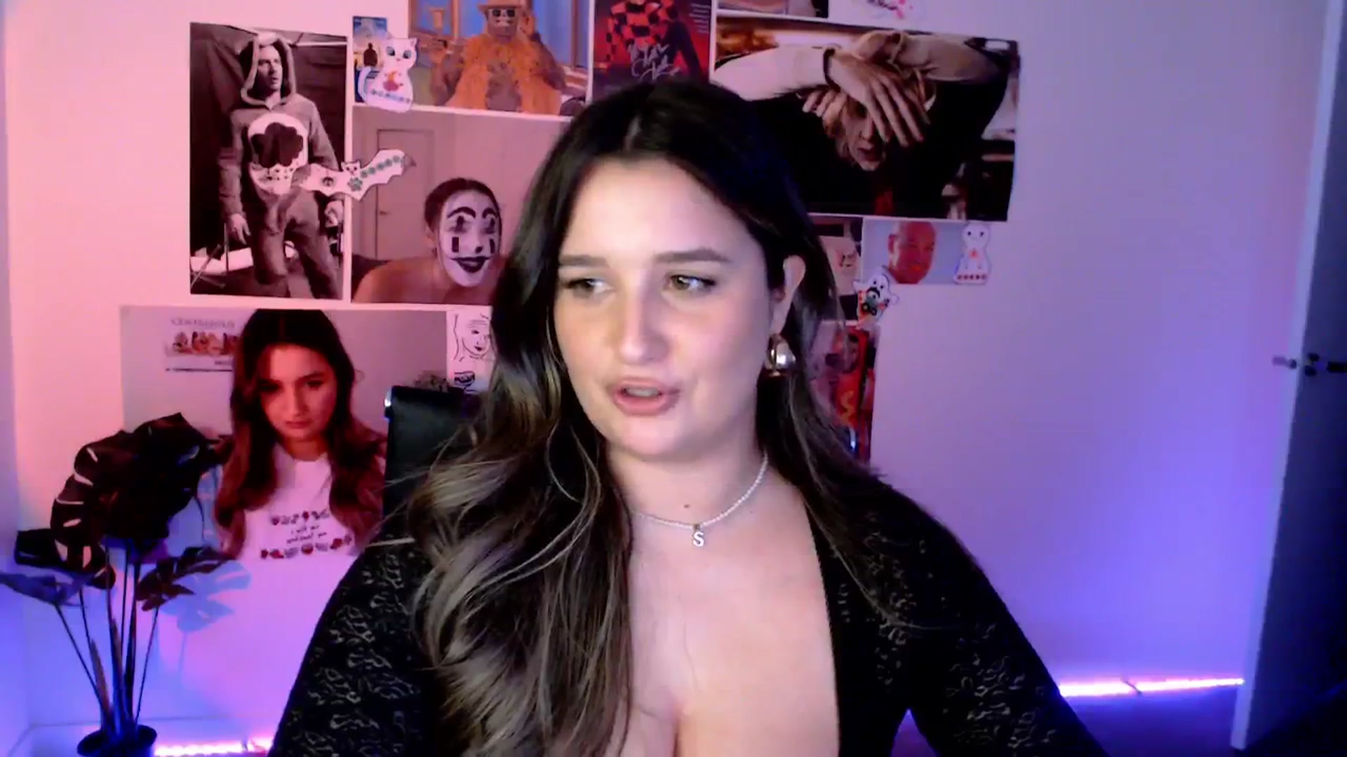 Gallery image thumbnail from StonksRoom's myfreecams stream on, 02/24/2025, 12:04 image 5 of 20