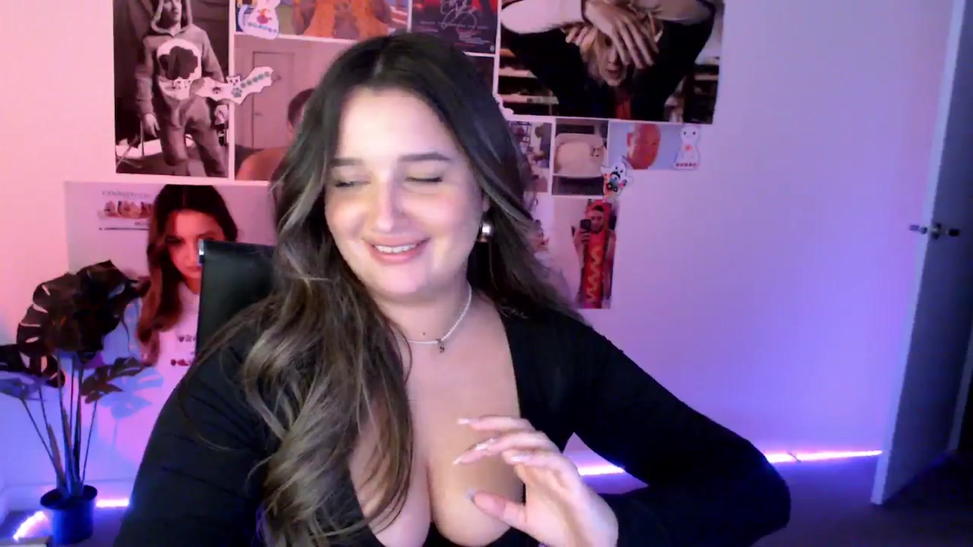Gallery image thumbnail from StonksRoom's myfreecams stream on, 02/24/2025, 12:04 image 9 of 20