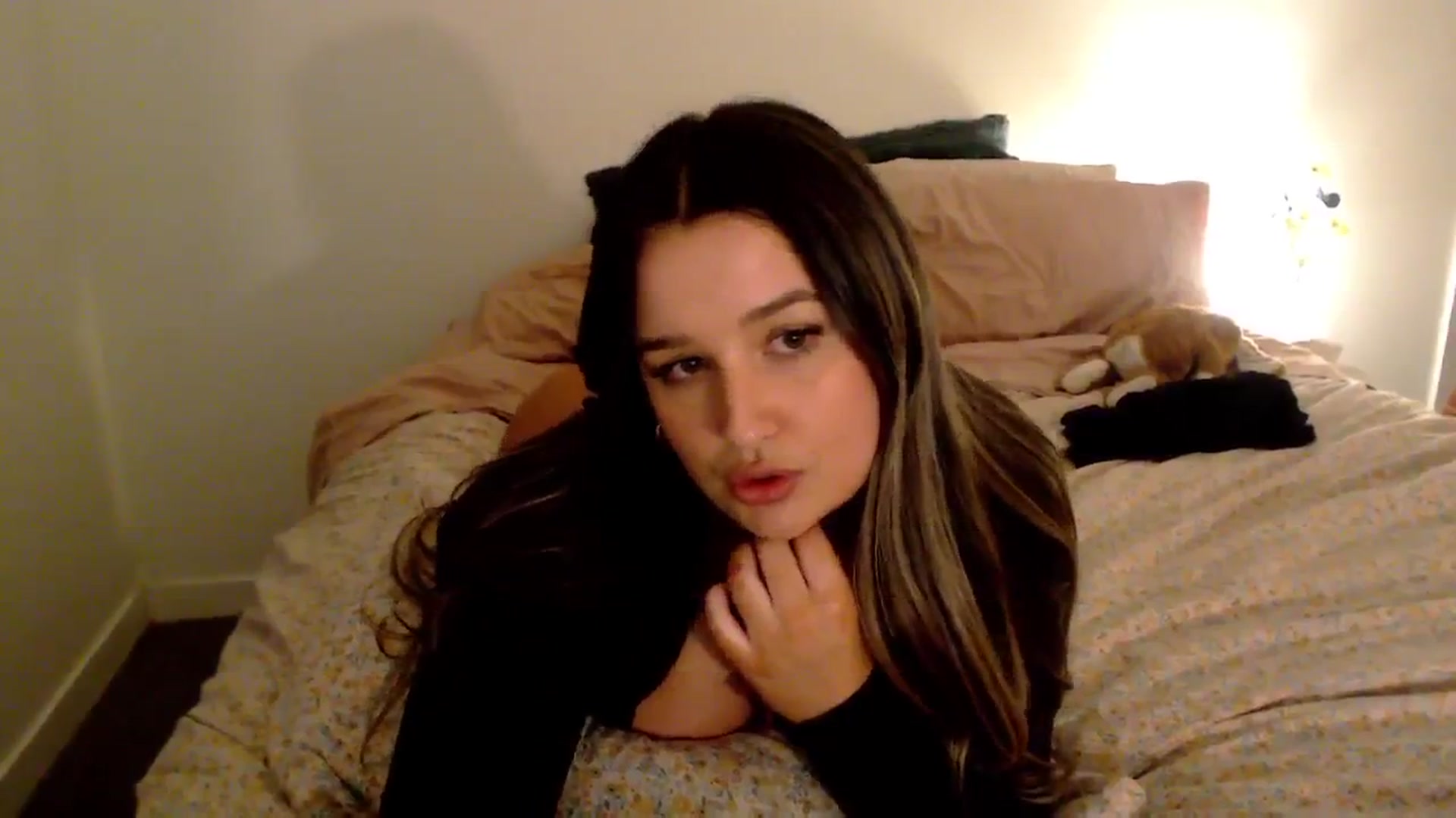 Gallery image thumbnail from StonksRoom's myfreecams stream on, 03/04/2025, 09:11 image 17 of 20