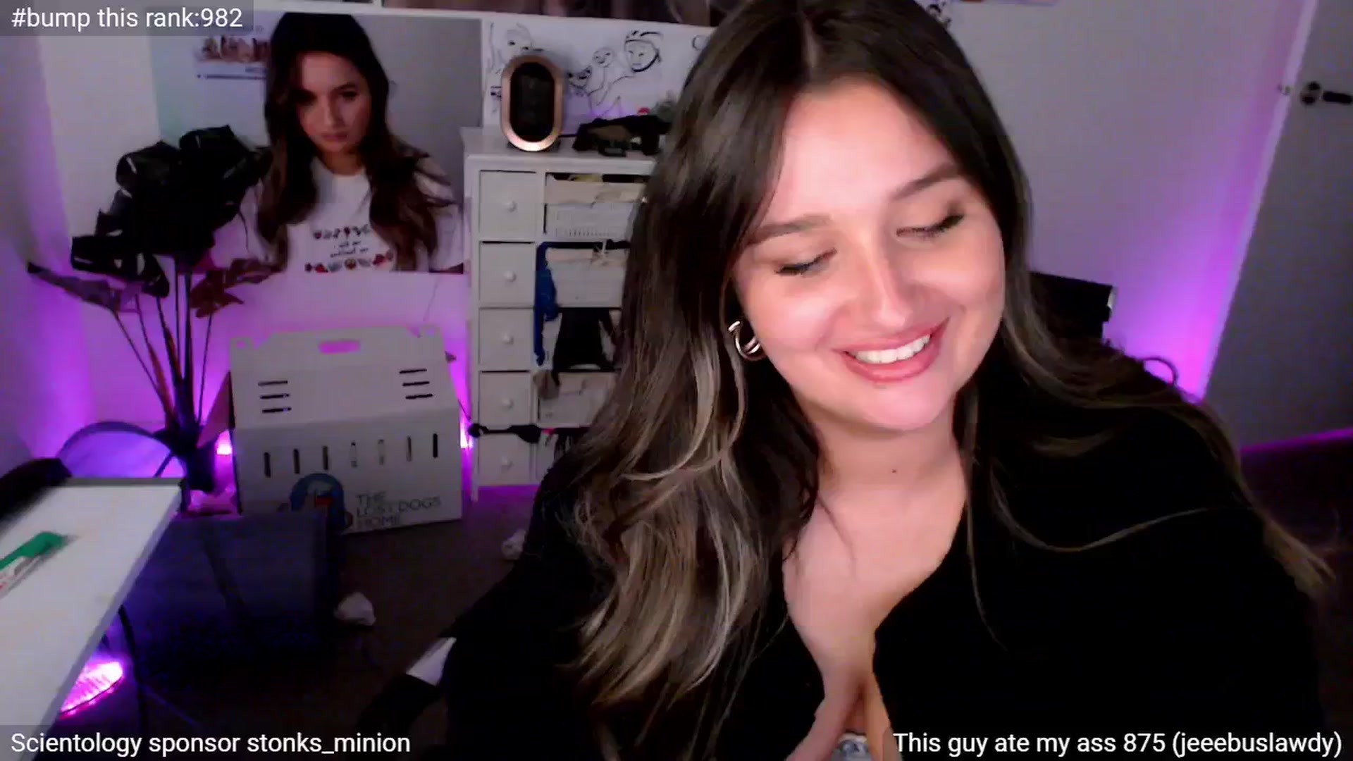 Gallery image thumbnail from StonksRoom's myfreecams stream on, 04/16/2025, 14:35 image 17 of 20