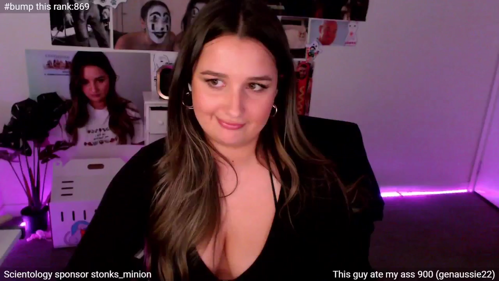 Gallery image thumbnail from StonksRoom's myfreecams stream on, 04/20/2025, 13:25 image 16 of 20