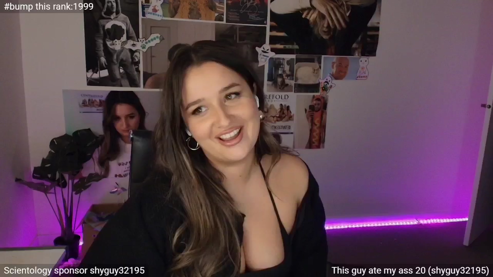 Gallery image thumbnail from StonksRoom's myfreecams stream on, 05/14/2025, 10:10 image 16 of 20